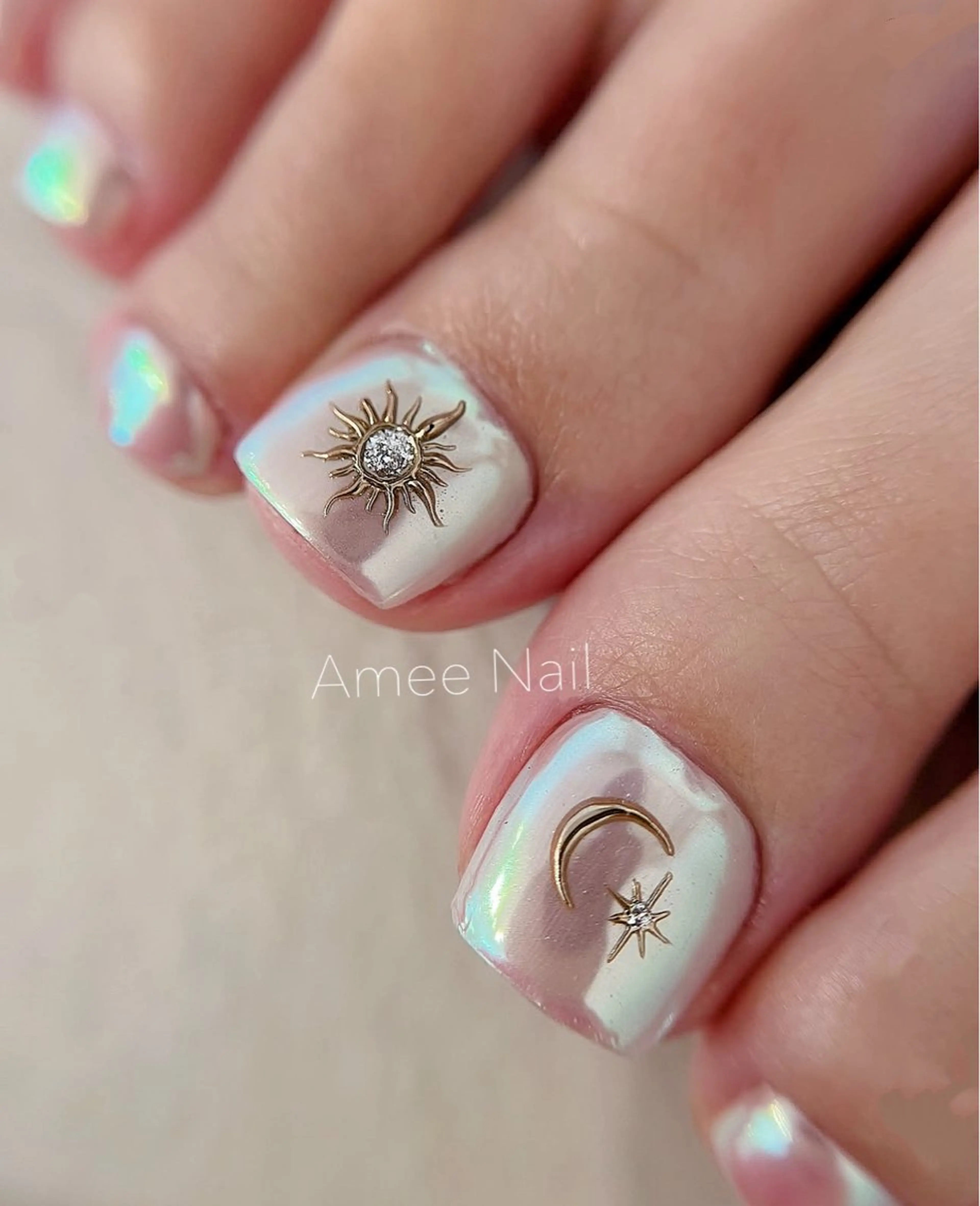 ネイル オーロラネイル クリアネイル フラッシュネイル ジェルネイル グラデーション フットネイル Amee Nail Salonのネイルデザイン