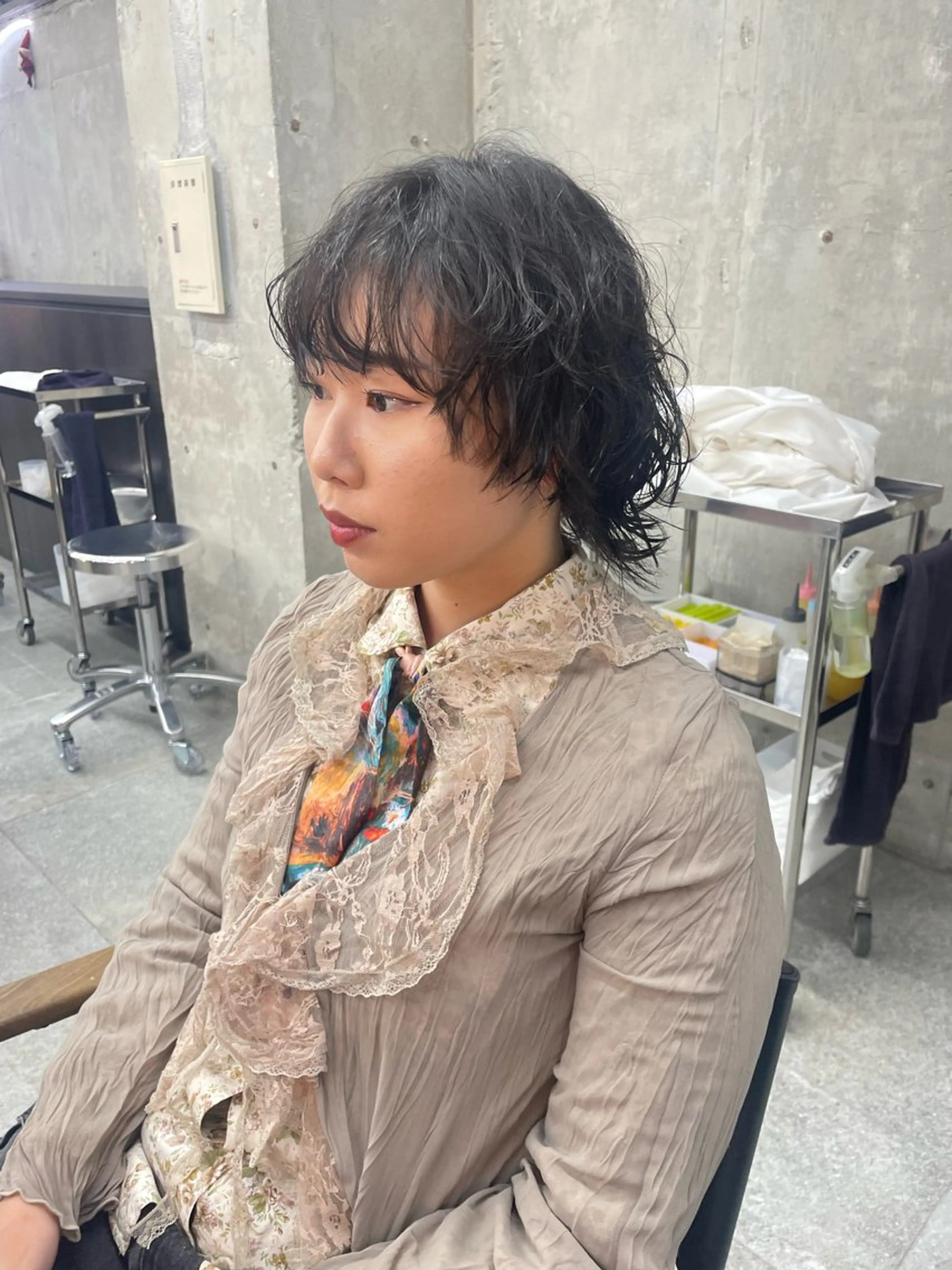 ショート ウルフカット カット パーマ 鈴木瑛里／ブロンド ベージュ／男女のヘアスタイル