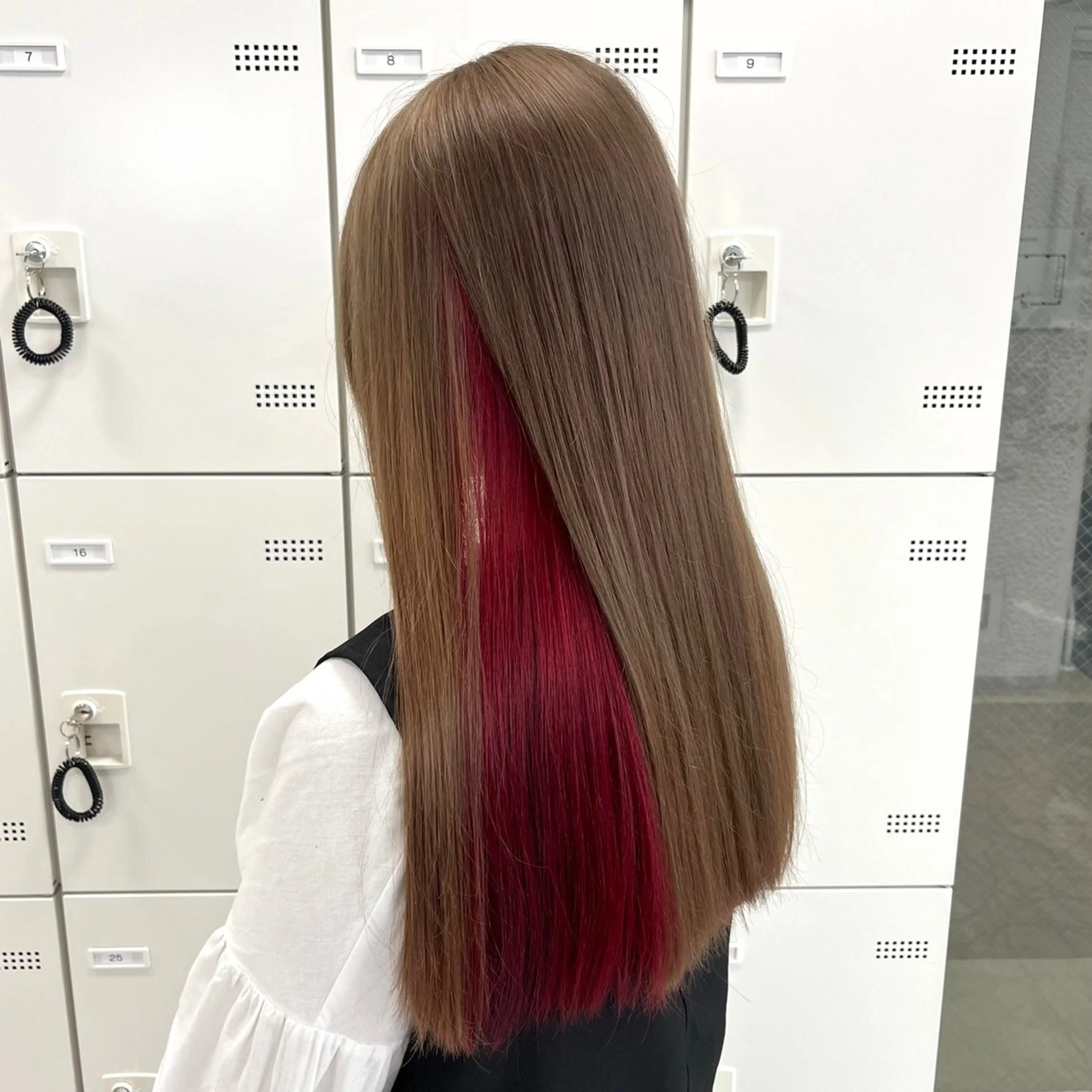 ミディアム カラー ベージュカラー ブリーチ ブロンド デザインカラー グレージュ ヘアカラー トリートメント ケアブリーチ/ 髪質改善/上質艶髪のヘアスタイル