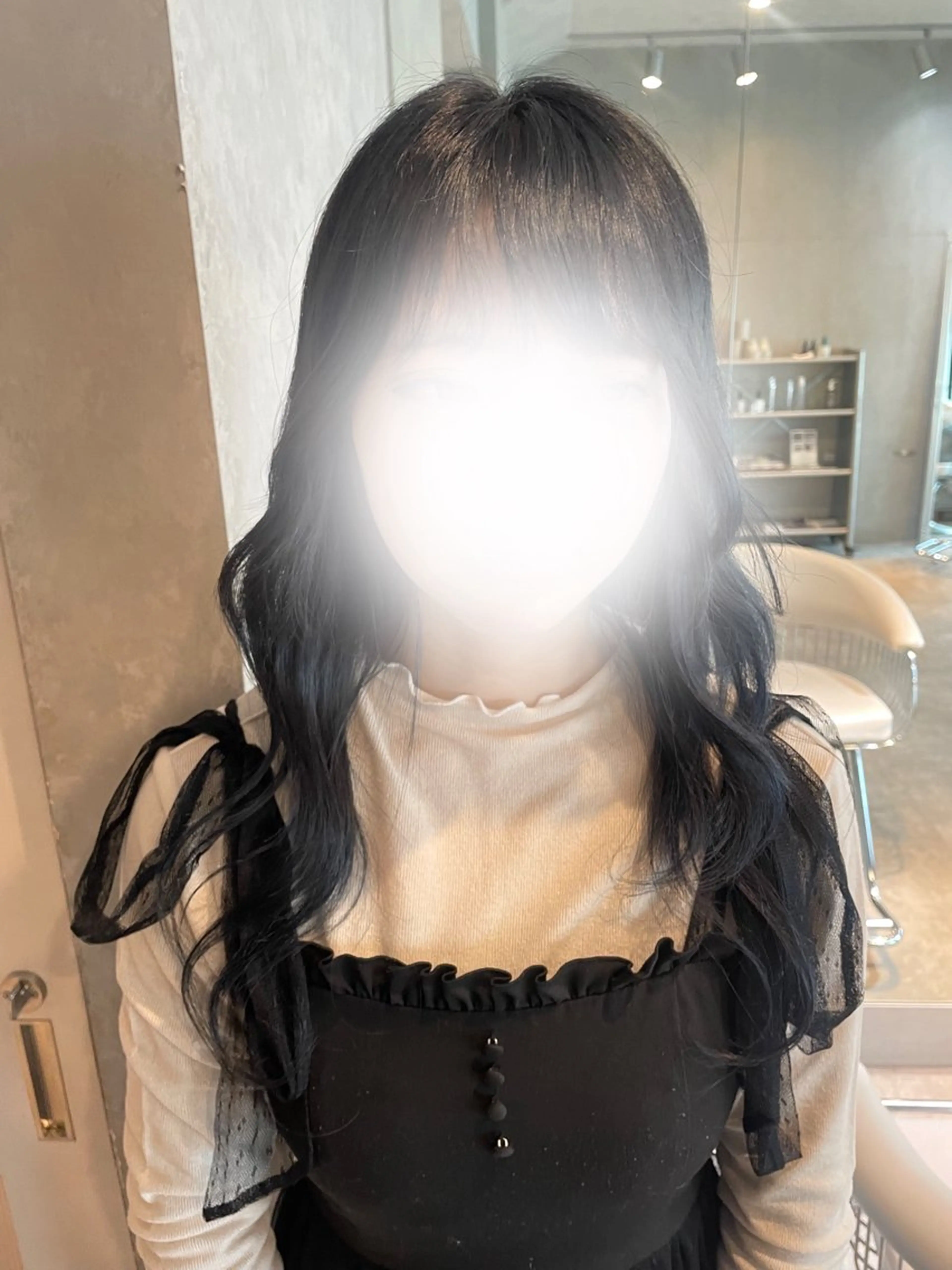 ロング カラー 岩渕 春菜のヘアスタイル