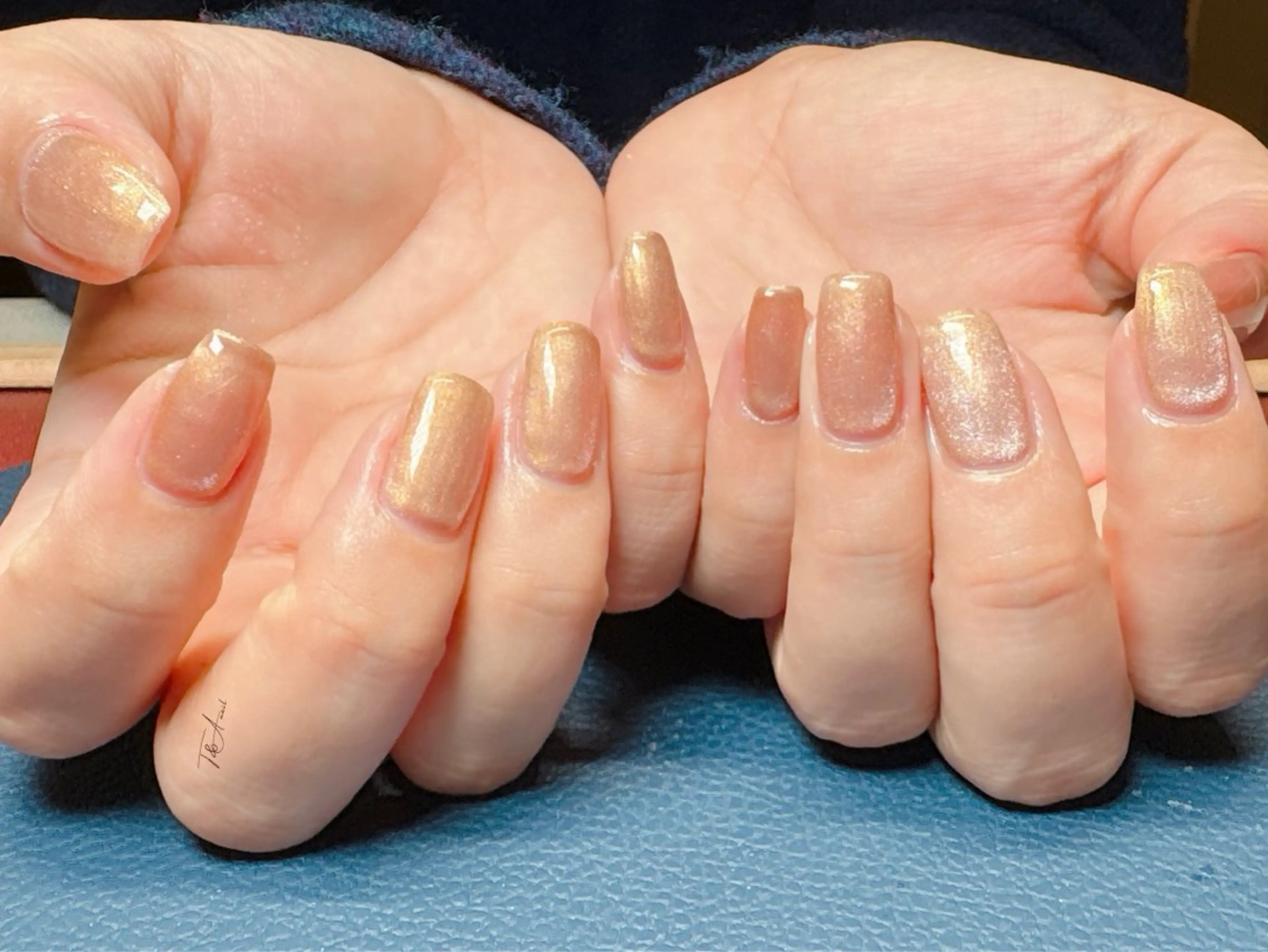 ネイル ジェルネイル ゴールド マグネットネイル スカルプネイル シンプルネイル ハンドネイル T&A nailのネイルデザイン