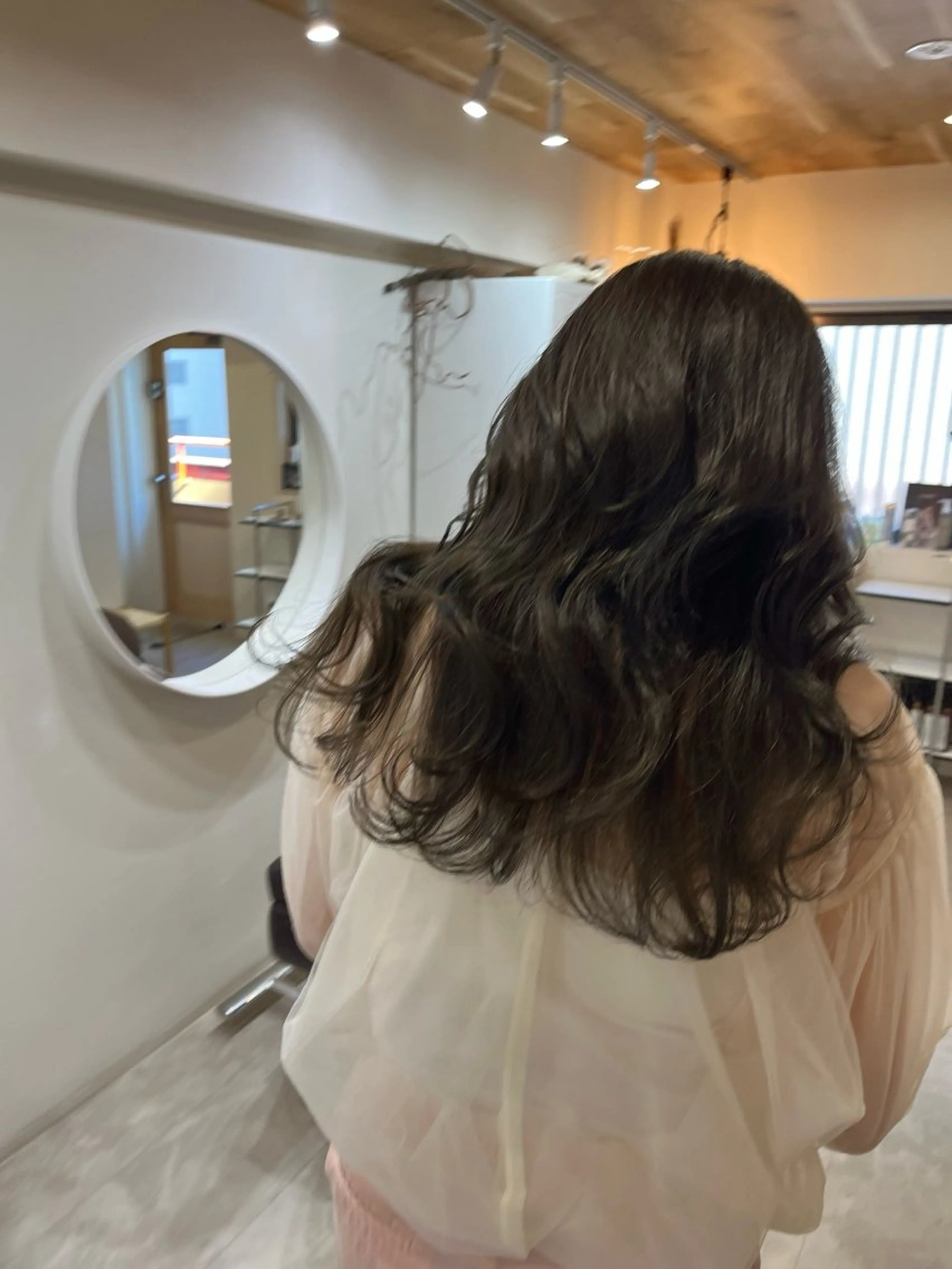 ロング カラー 下石怜子/レイヤー/ 透明感カラーのヘアスタイル
