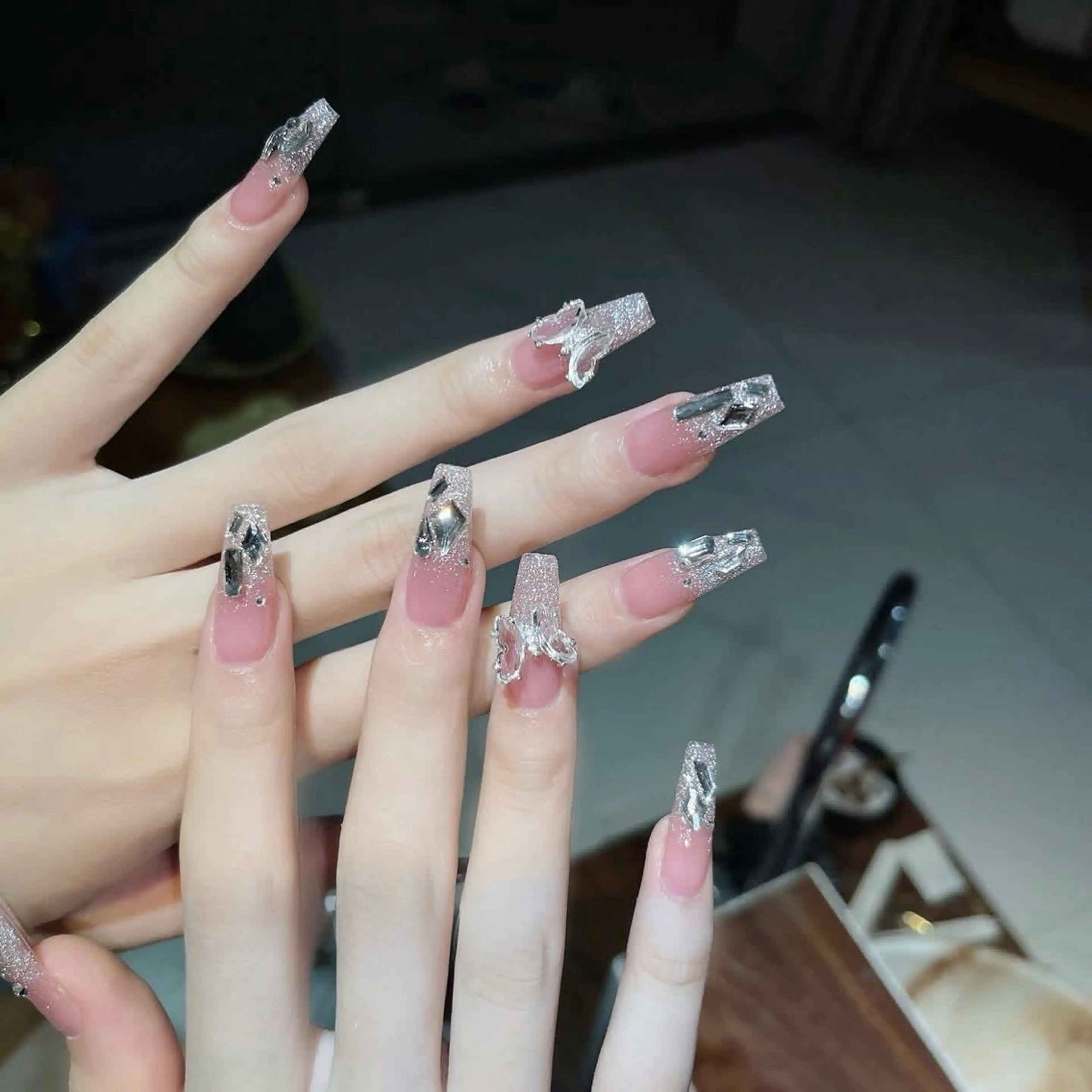 ネイル ハンドネイル トウイ チャンのネイルデザイン