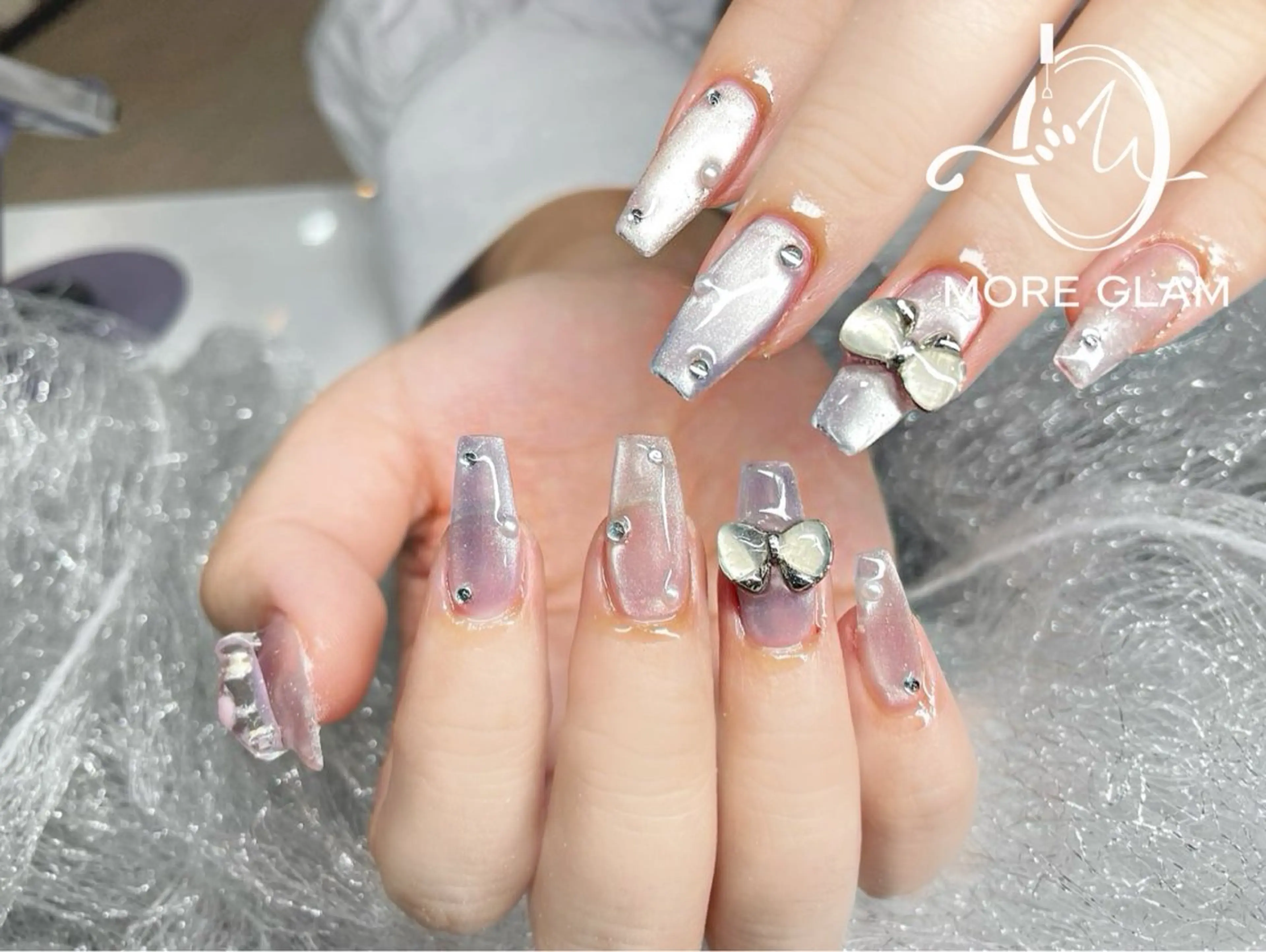 ネイル More Glam 池袋東口店のネイルデザイン