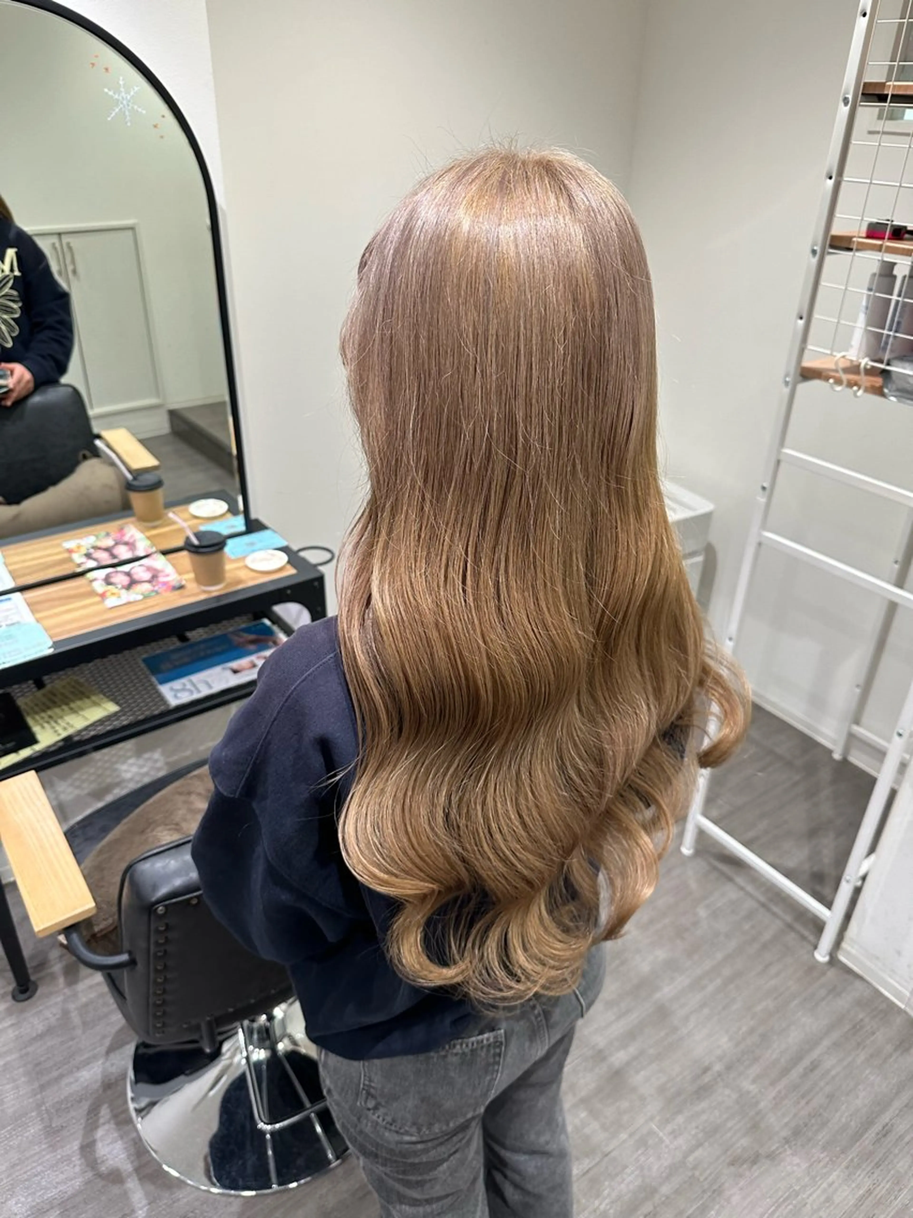 ロング カラー ベージュカラー ミルクティーベージュ 艶髪レイヤー上田 紗也🇰🇷💗のヘアスタイル