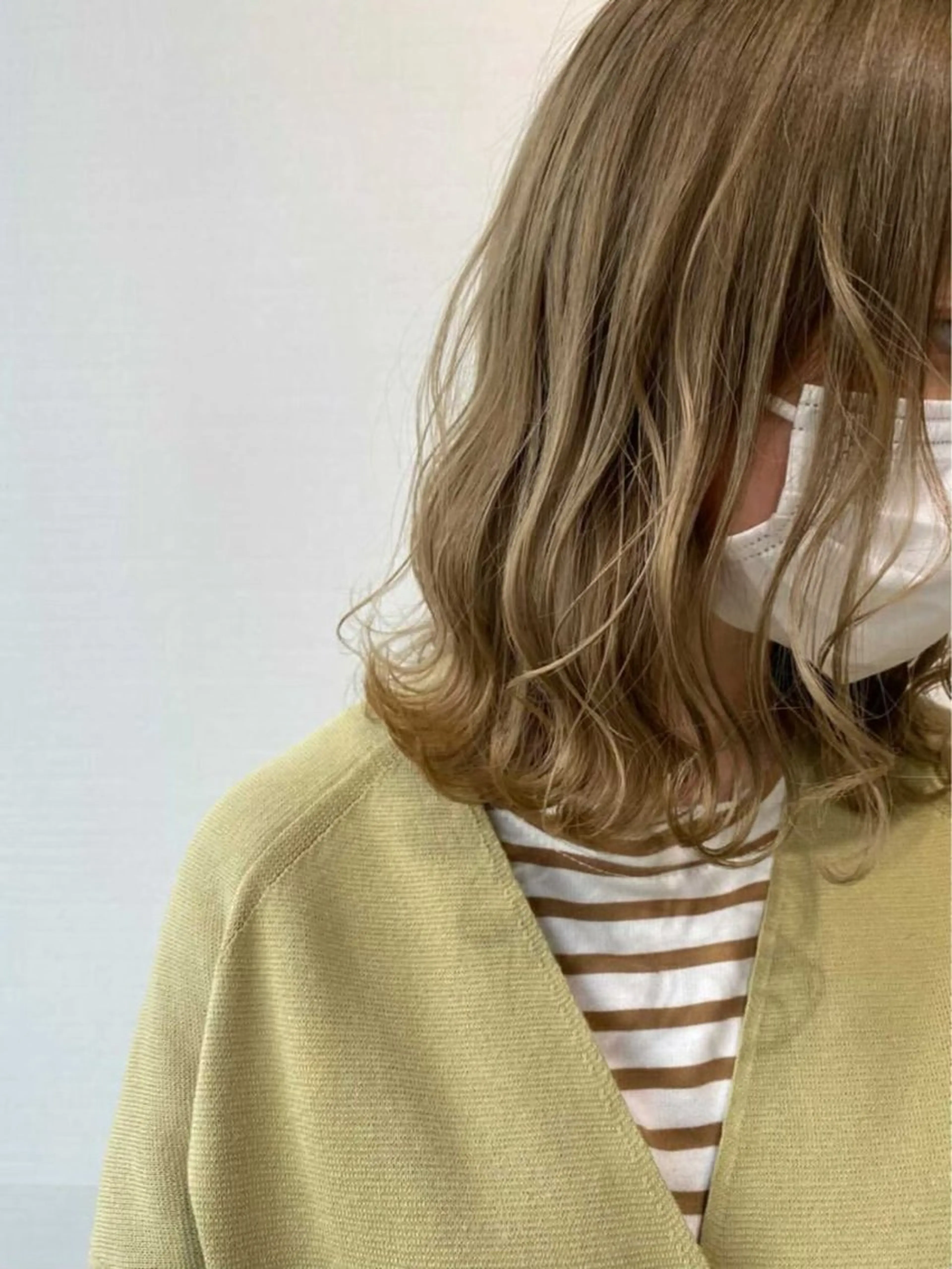 ミディアム カラー ベージュカラー ミルクティーベージュ イエローカラー SHOEI 【nero】のヘアスタイル