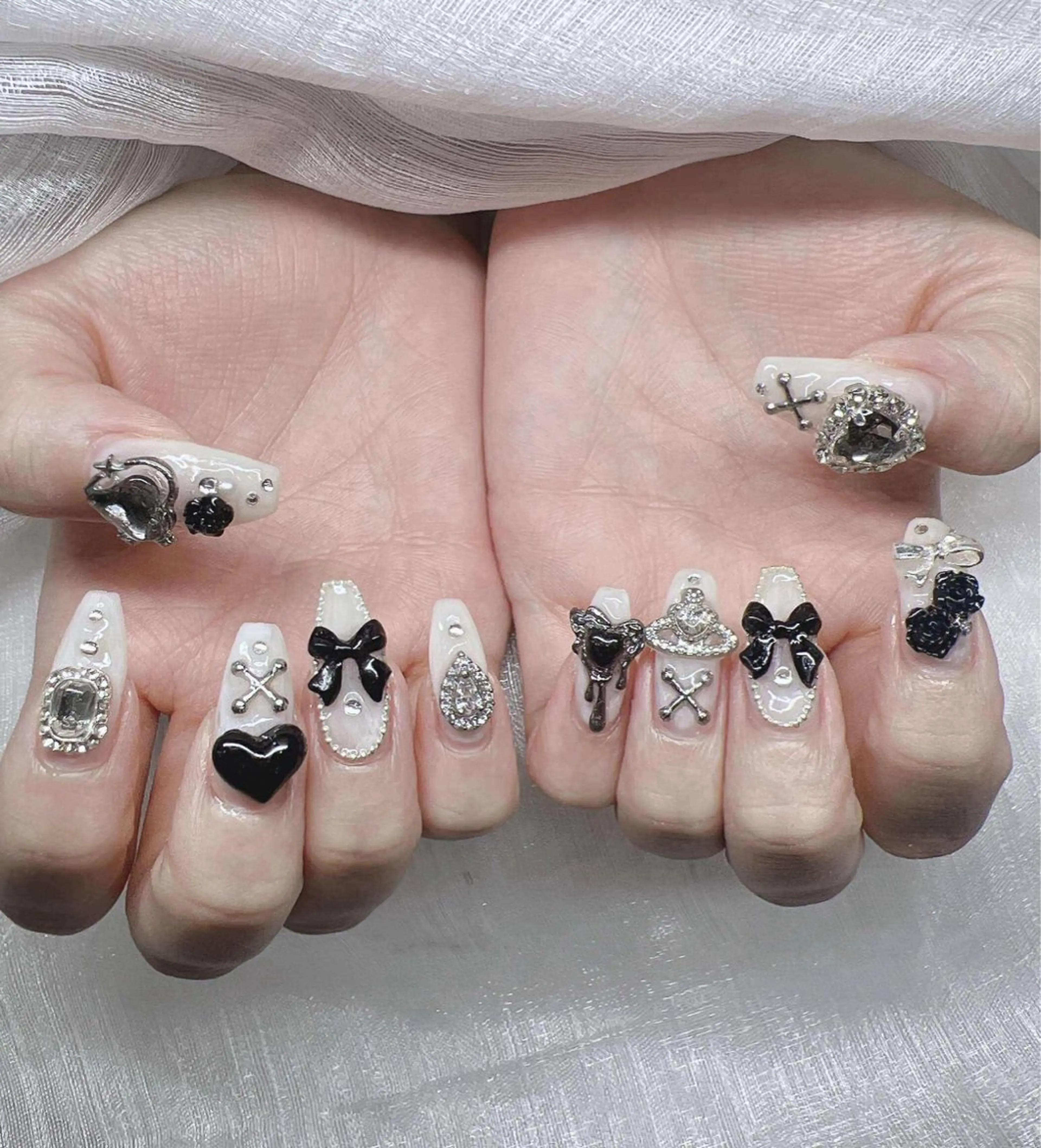 ネイル 長さ出し グラデーション キラキラネイル マグネットネイル ニュアンスネイル ハンドネイル Lee Ainのネイルデザイン