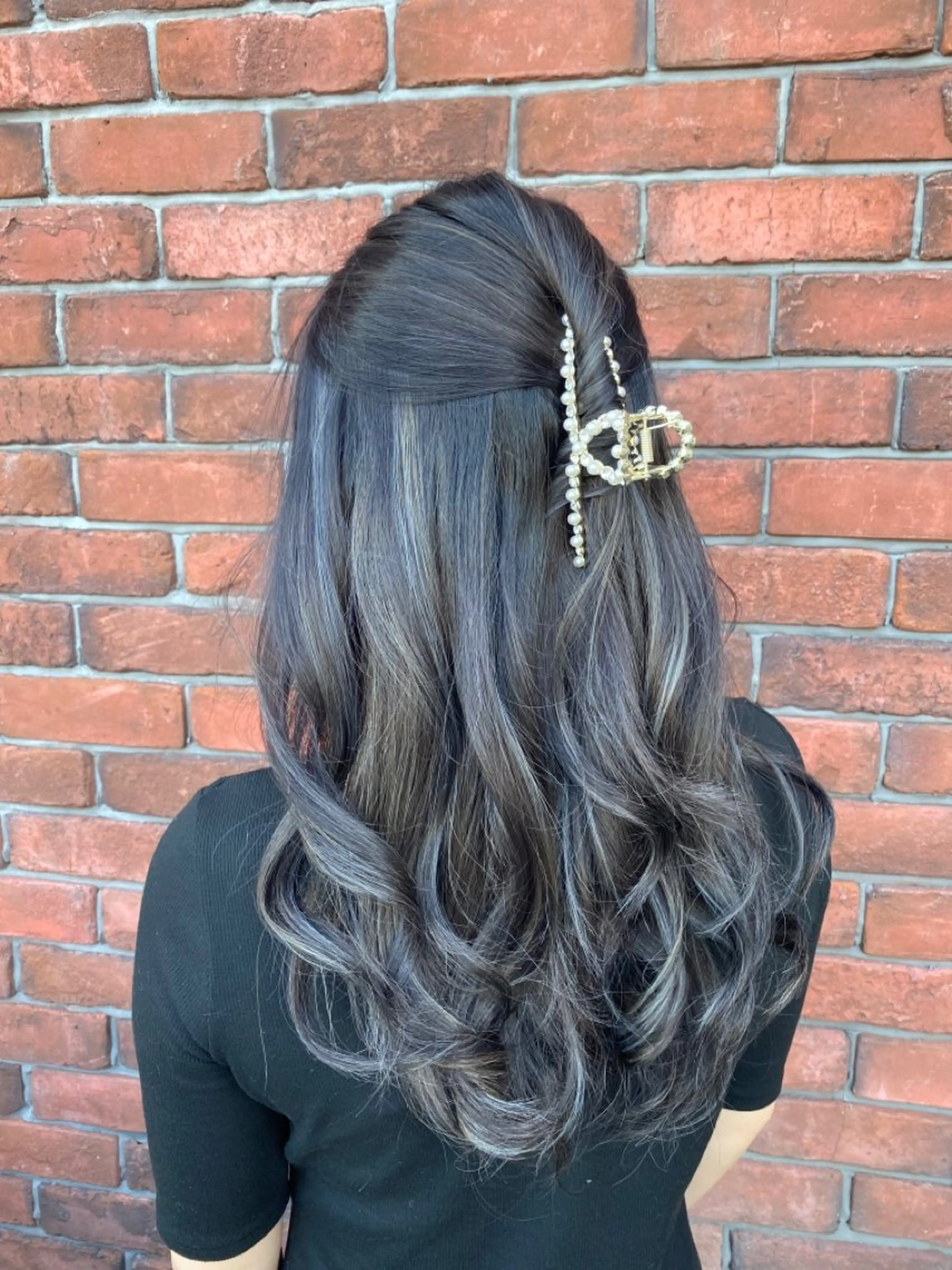 ロング カラー 山西 真琴のヘアスタイル