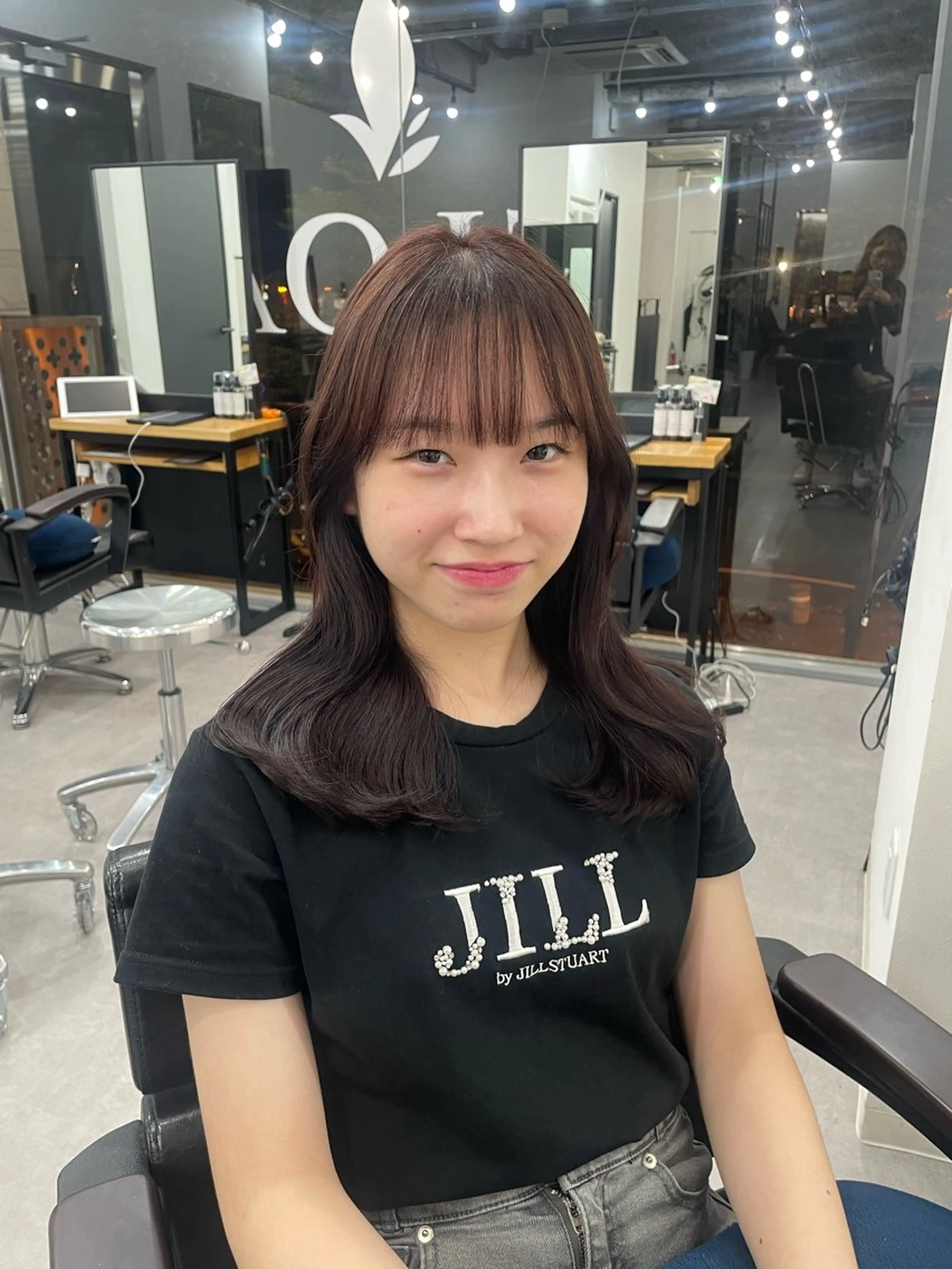 セミロング カラー ラベンダーカラー はやしだ あおいのヘアスタイル