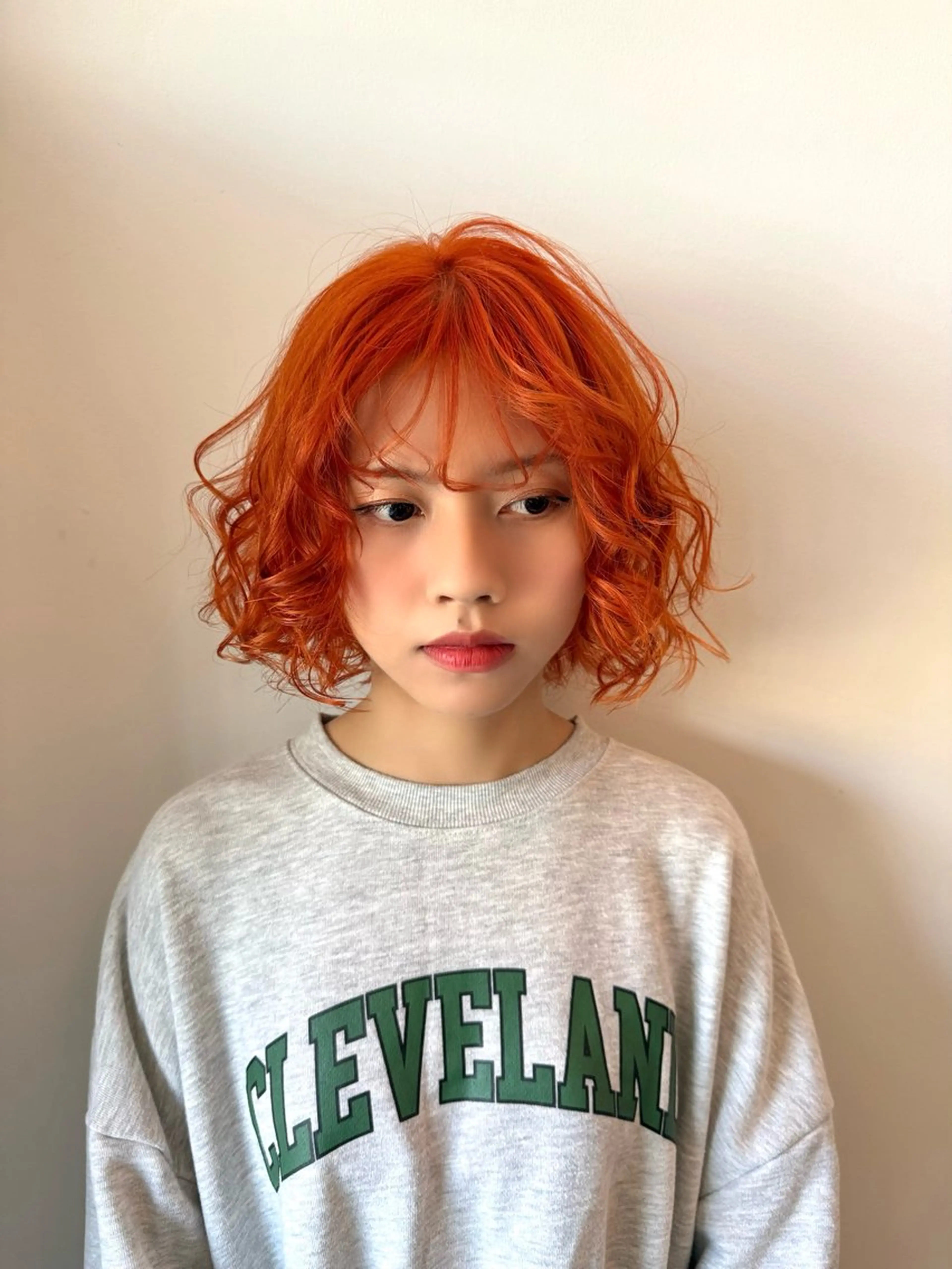 ミディアム カラー ブリーチ オレンジ ヘアカラー WATANABE MISAKIのヘアスタイル