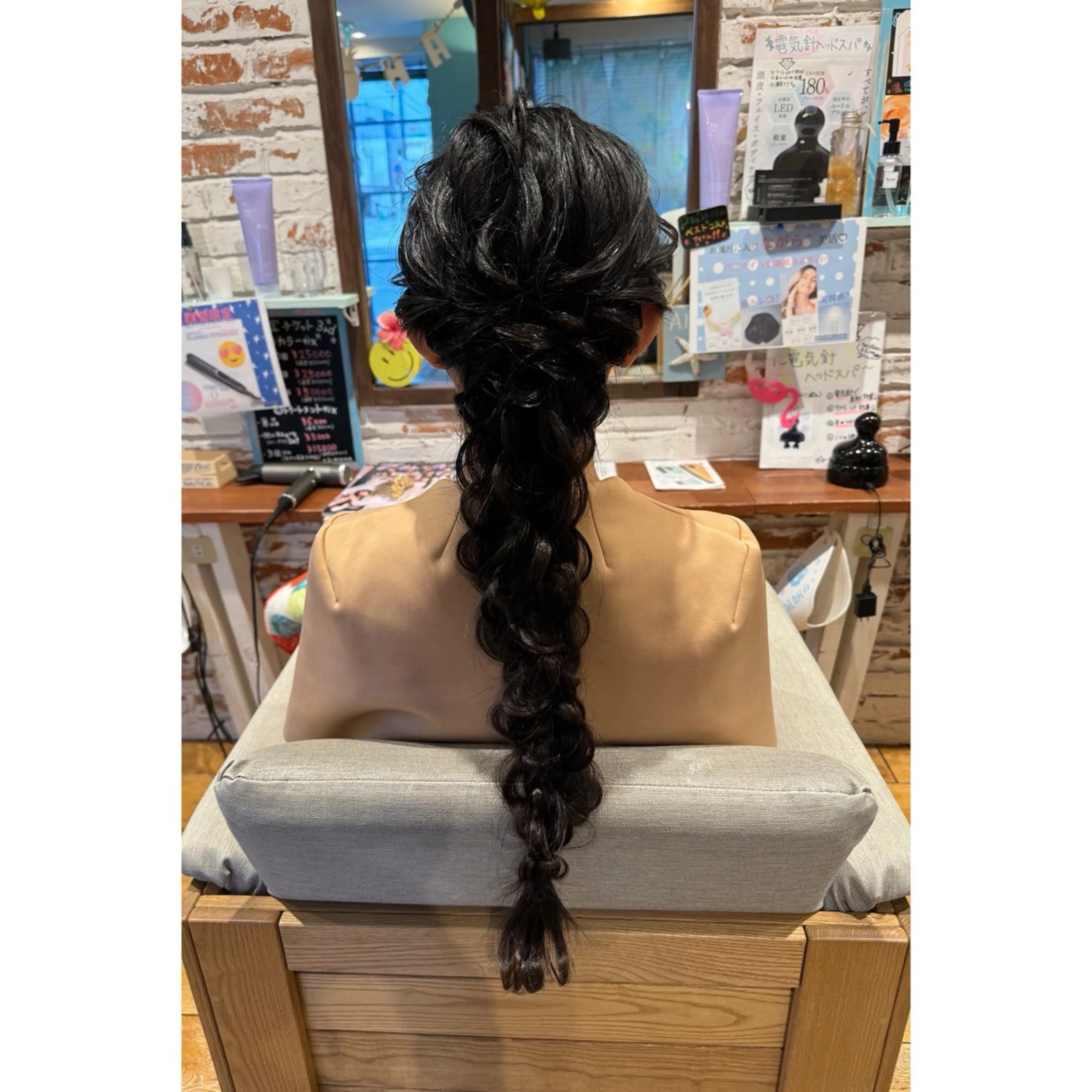 ロング ヘアアレンジ ヘアセット ハイトーン/ ダブルカラー/透明感のヘアスタイル