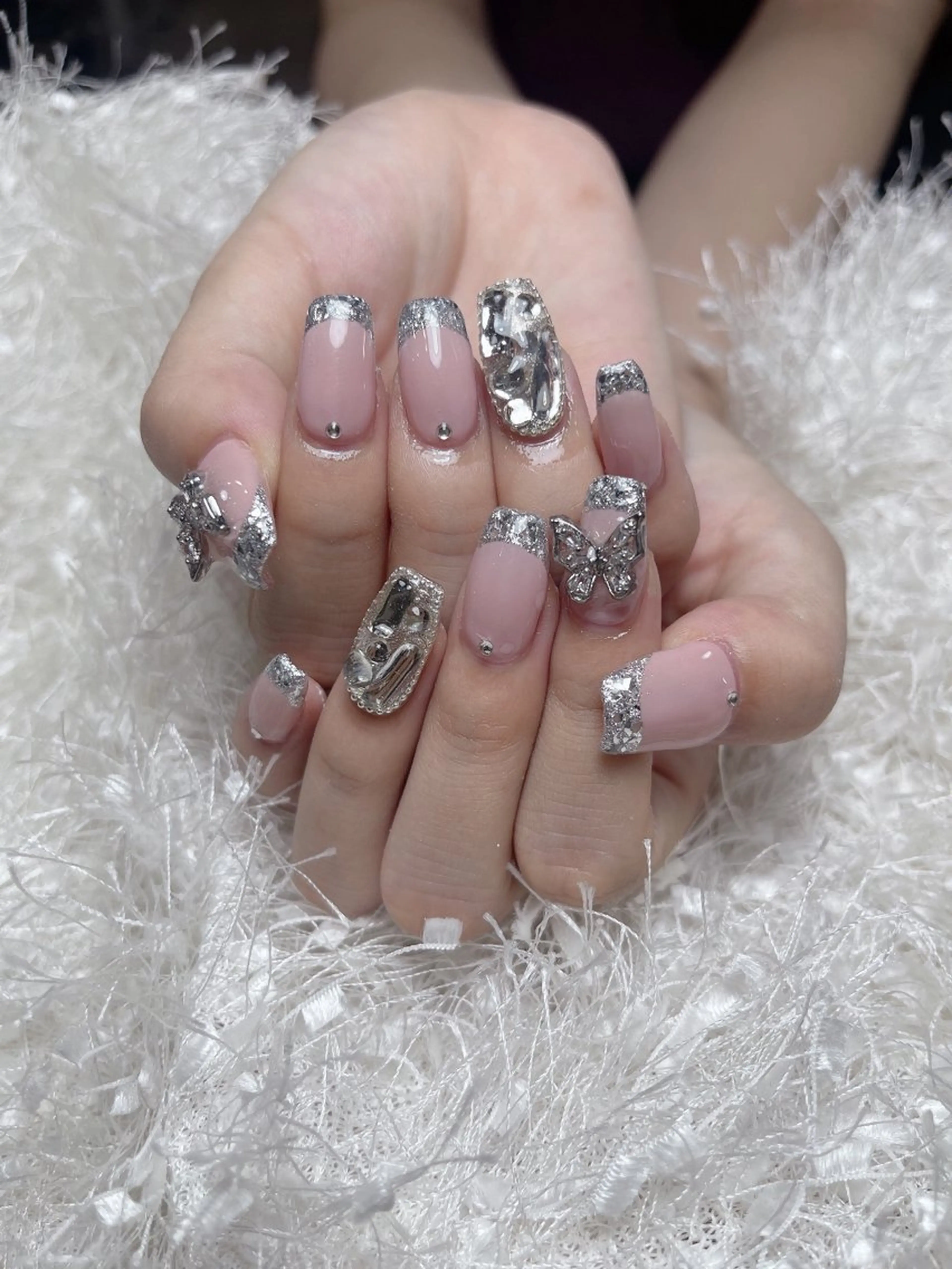 ネイル Rainrain💧 パーツ豊富、やり放題のネイルデザイン