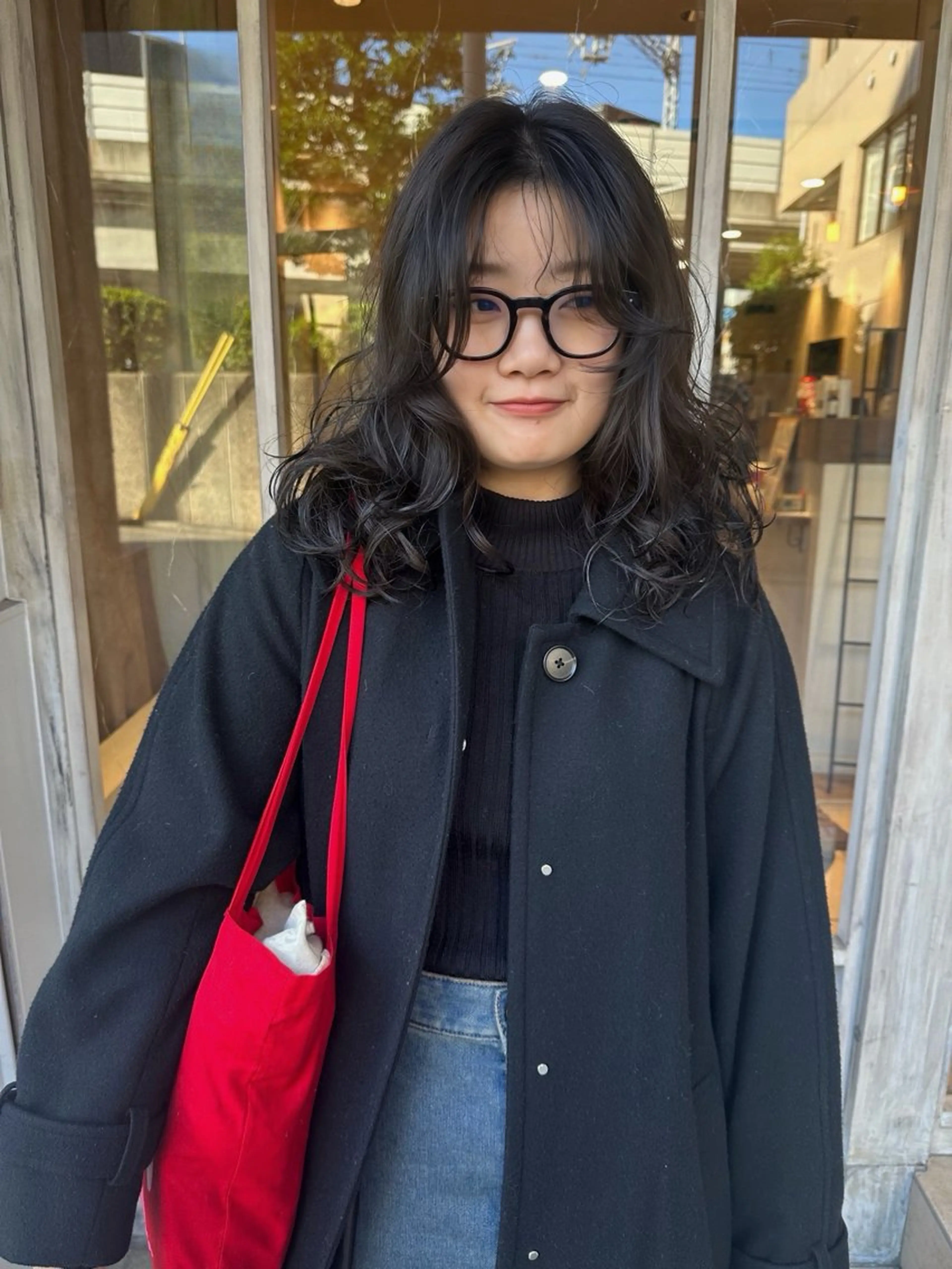 ミディアム カラー ブリーチ 透明感カラー グレージュ ブリーチなしカラー オリーブグレージュ Manaka🟤 今泉　Musiiikのヘアスタイル