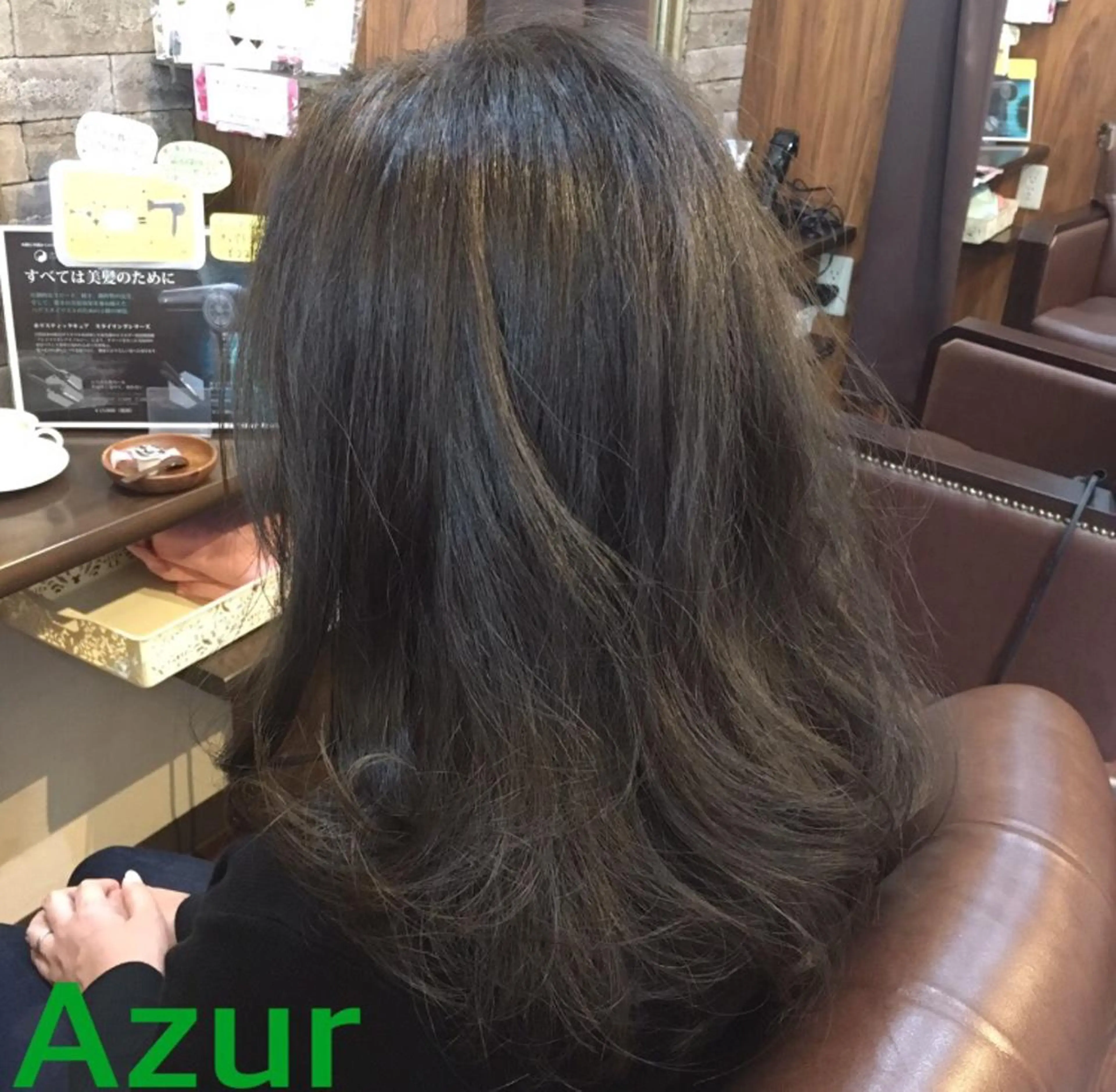 ミディアム カラー パーマ HairDesign Azurのヘアスタイル
