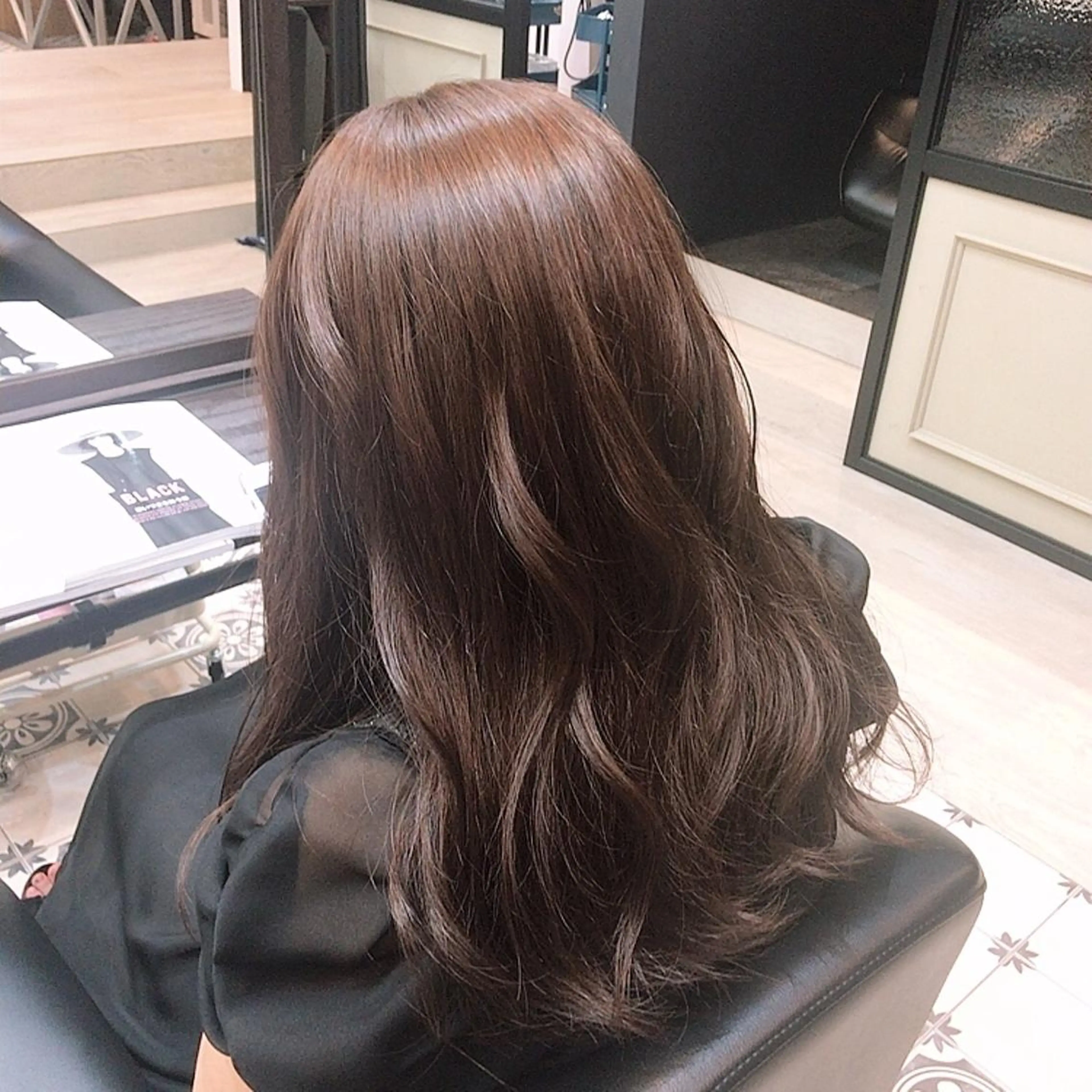 セミロング カラー ブリーチ ブラウンカラー モカブラウン ブリーチなしカラー 韓国ヘア☁️ mitsukiのヘアスタイル