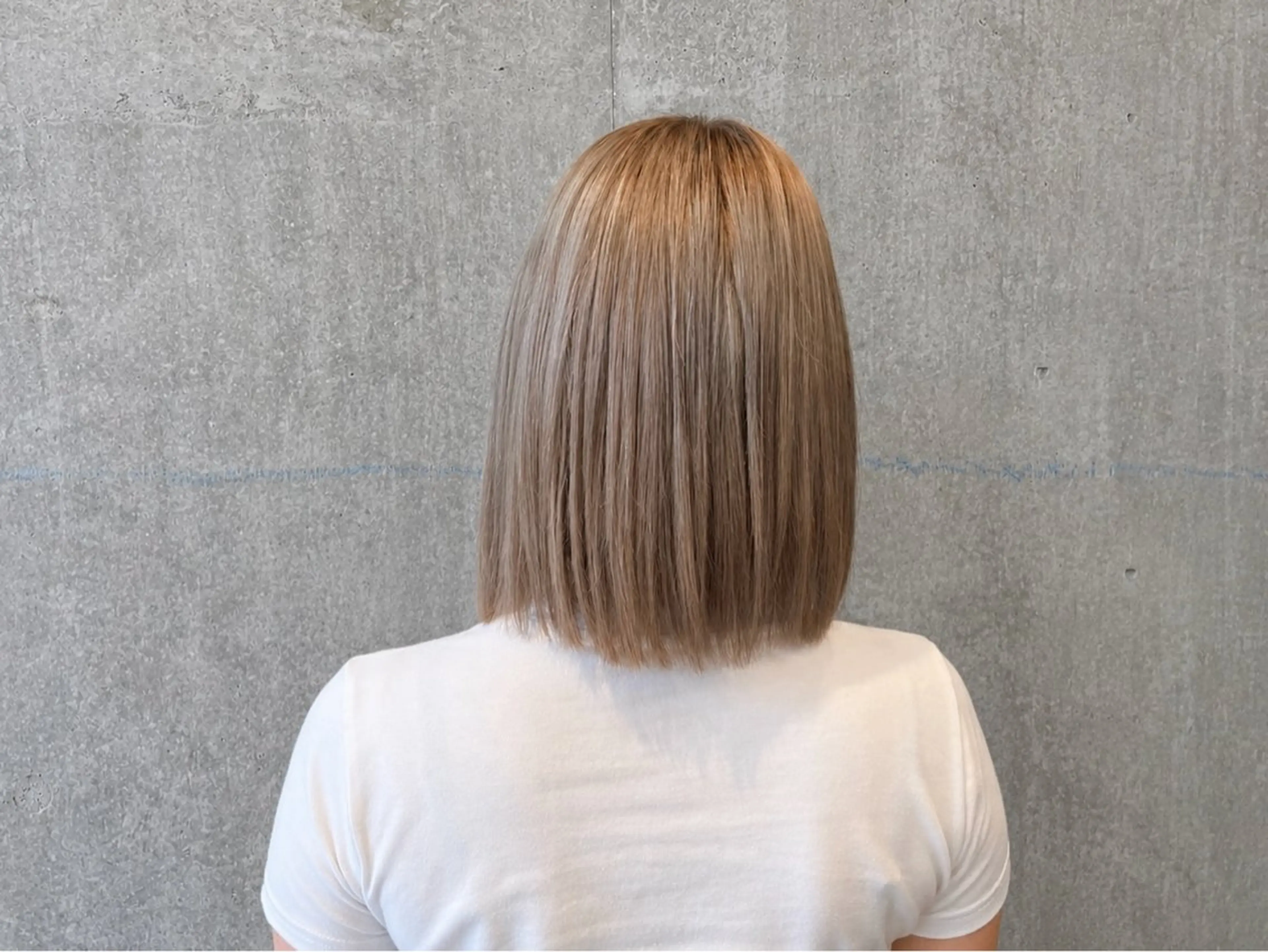 ミディアム カラー 蓮見  友里のヘアスタイル