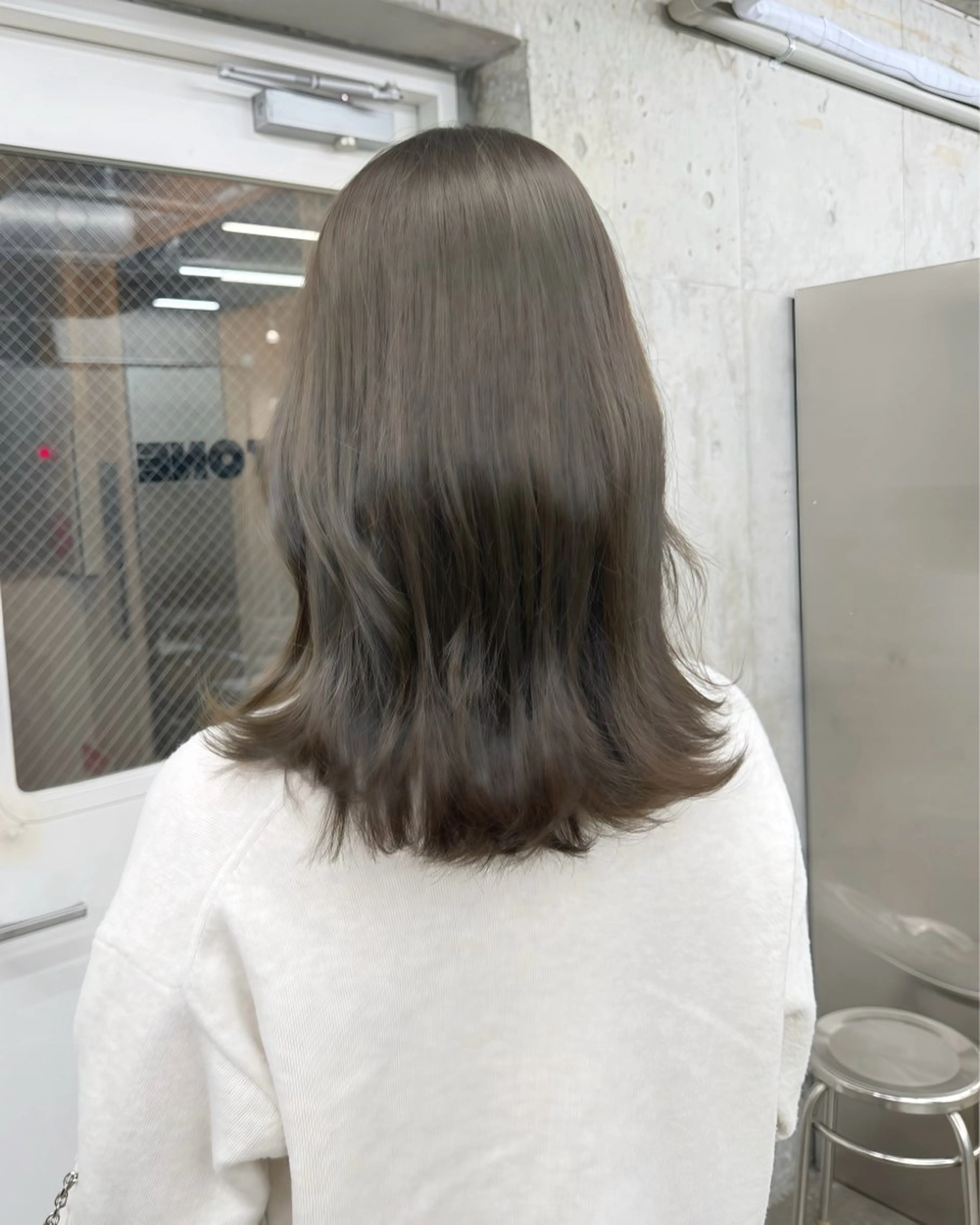 ミディアム カラー グレージュ オリーブグレージュ オリーブグレー カット ヘアカラー トリートメント たいき/グレージュ/ 透明感/ブリーチなしのヘアスタイル