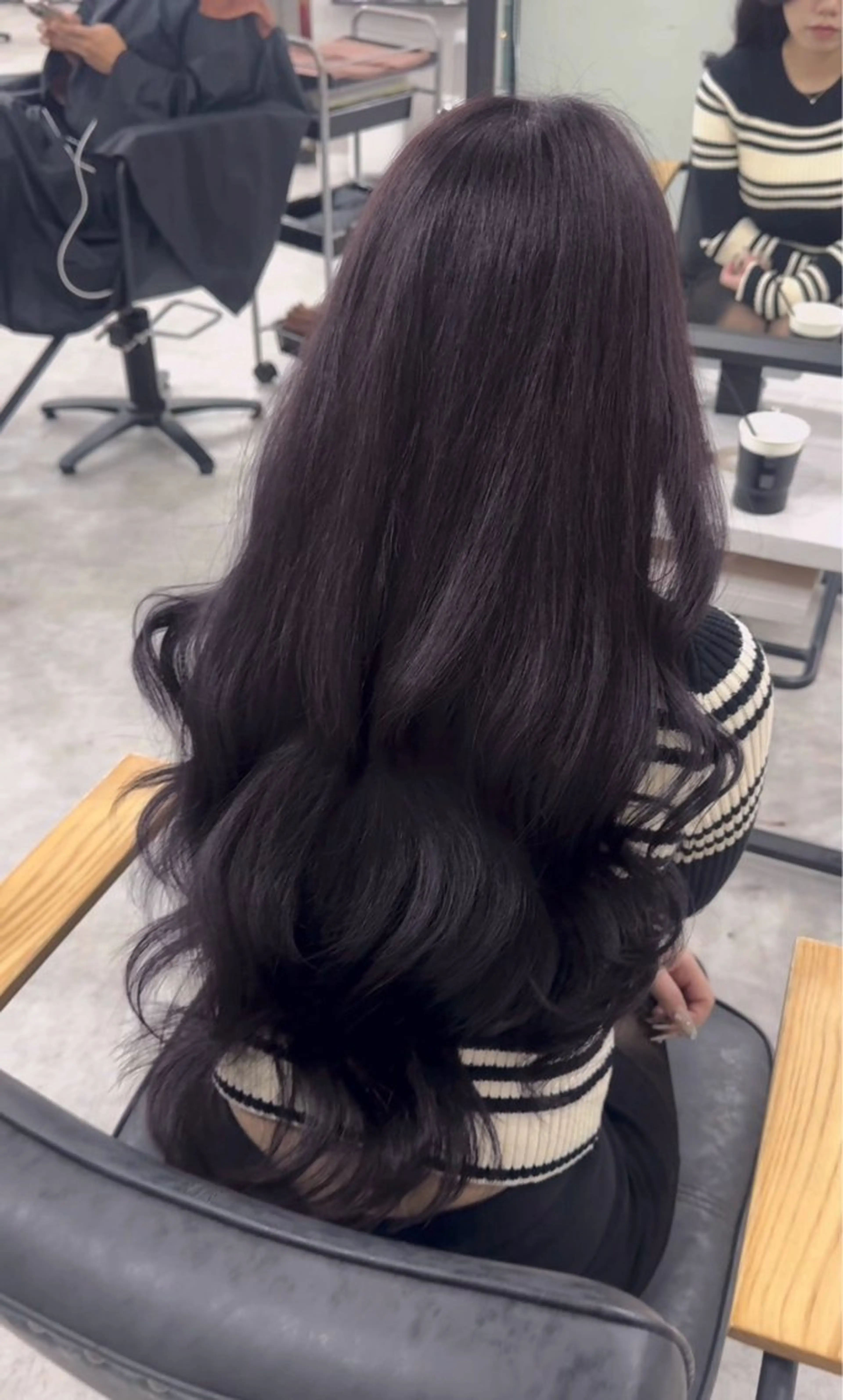 ロング カラー アッシュ アッシュブラウン ベージュカラー 黒髪 ブリーチ カット ヘアカラー トリートメント 赤み無し柔らかカラー 【梅田】madokaのヘアスタイル