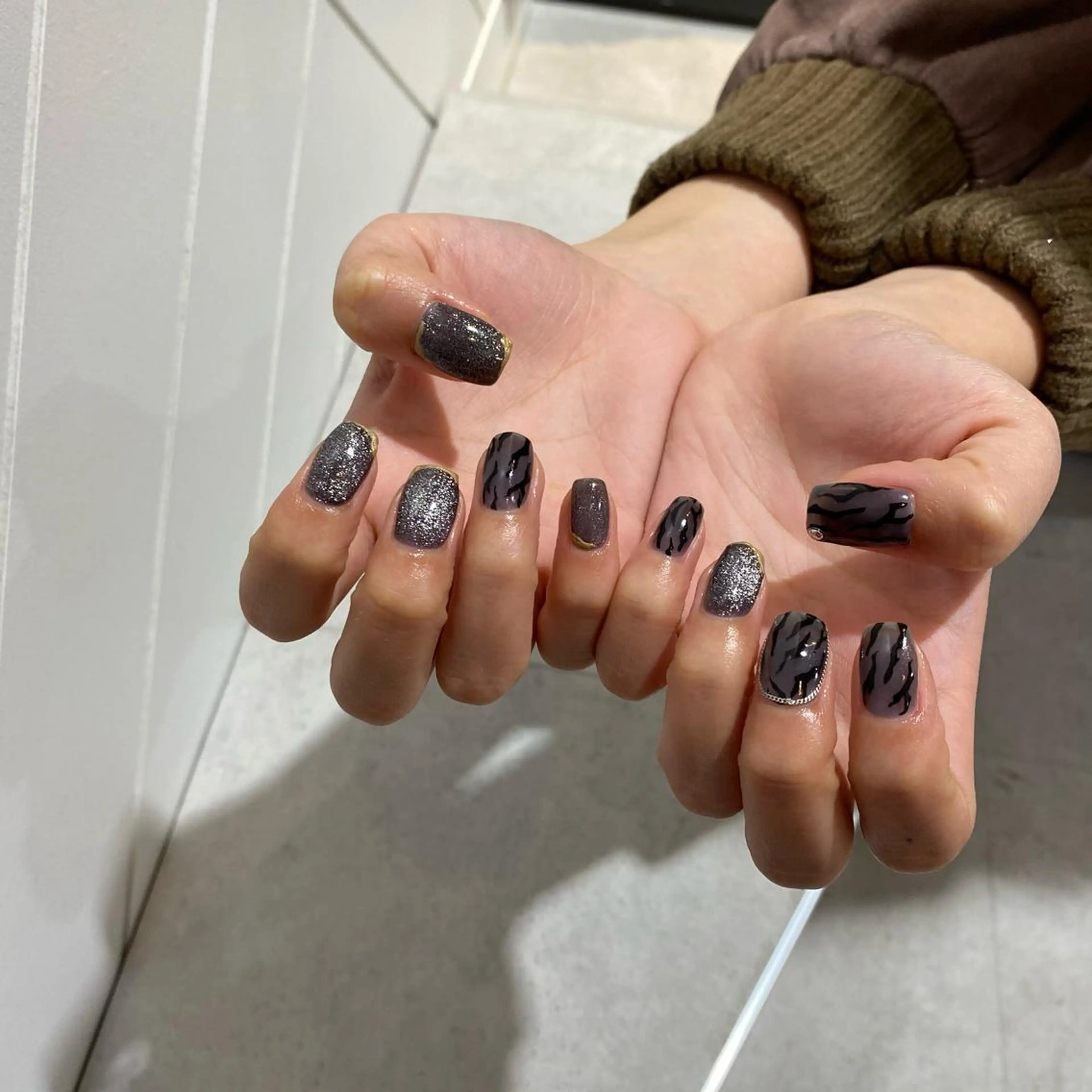 ネイル マグネットネイル Trico Antique所属・岩本 杏のネイルデザイン