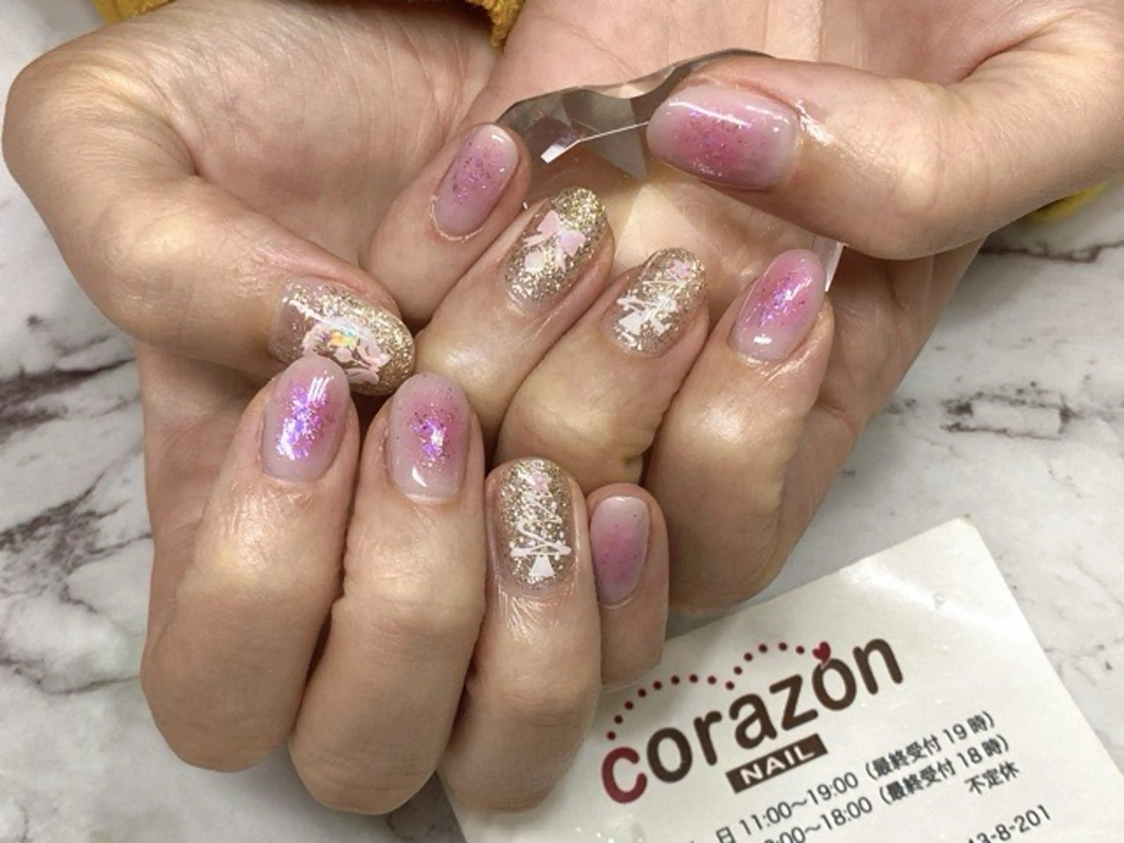 ネイル チークネイル ゴールド ピンク パープル 冬ネイル corazon所属・ネイリスト aicoのネイルデザイン