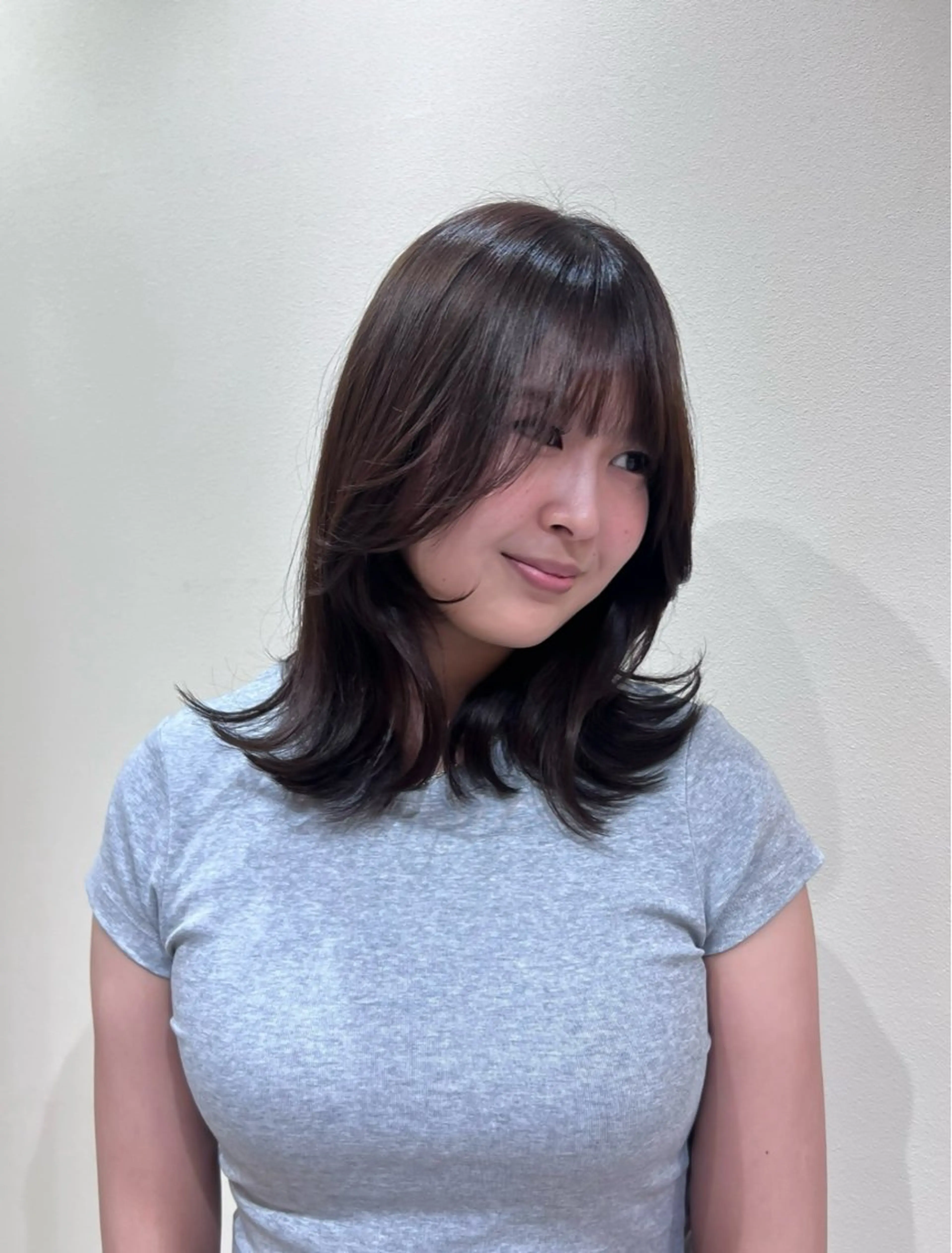 ミディアム ケアカラー くびれヘア 髪質改善 ヨシンモリ 韓国風ヘア aku💞韓国風🩷 ピンクカラー🎀🩷のヘアスタイル