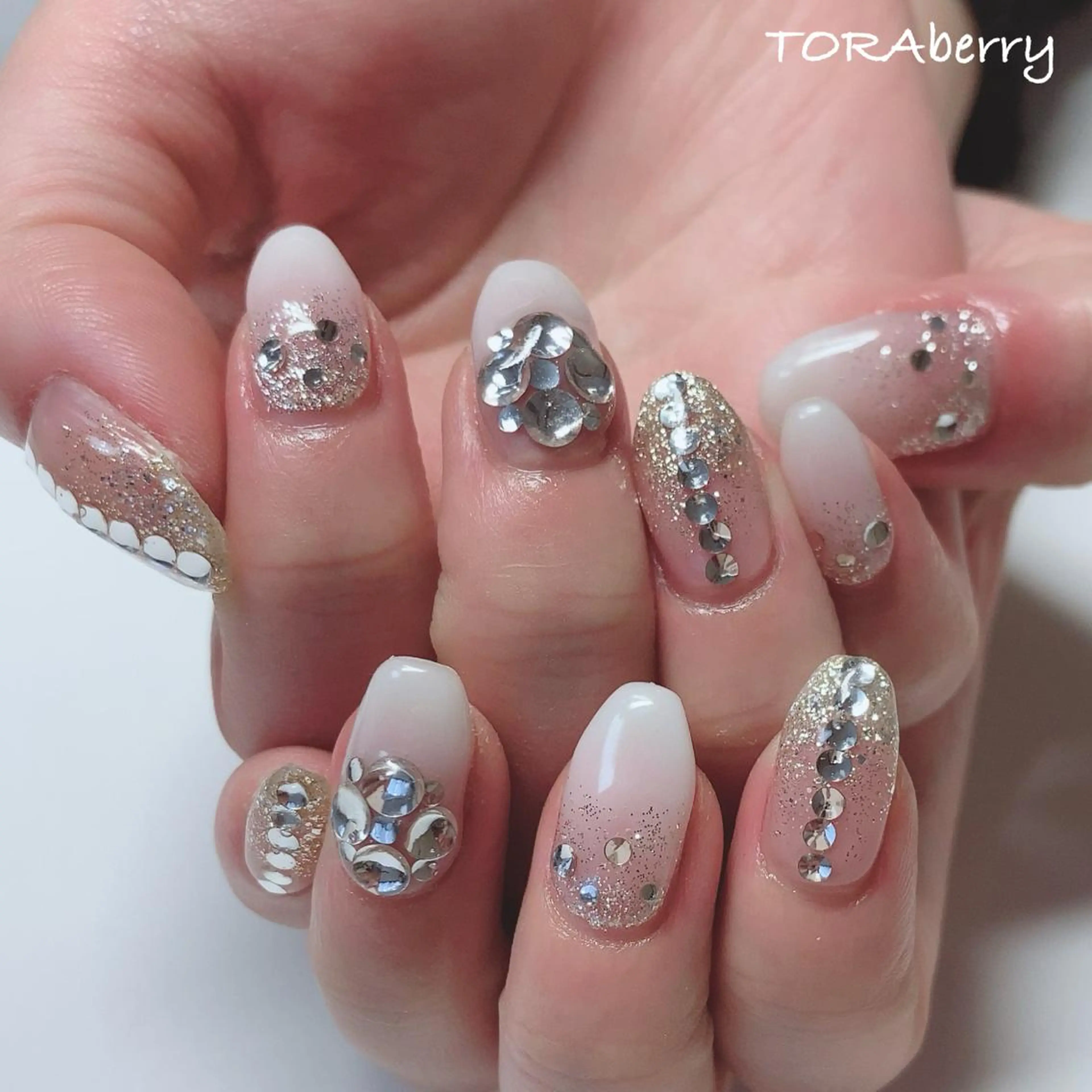 ネイル ハンドネイル ネイリスト なつみのネイルデザイン