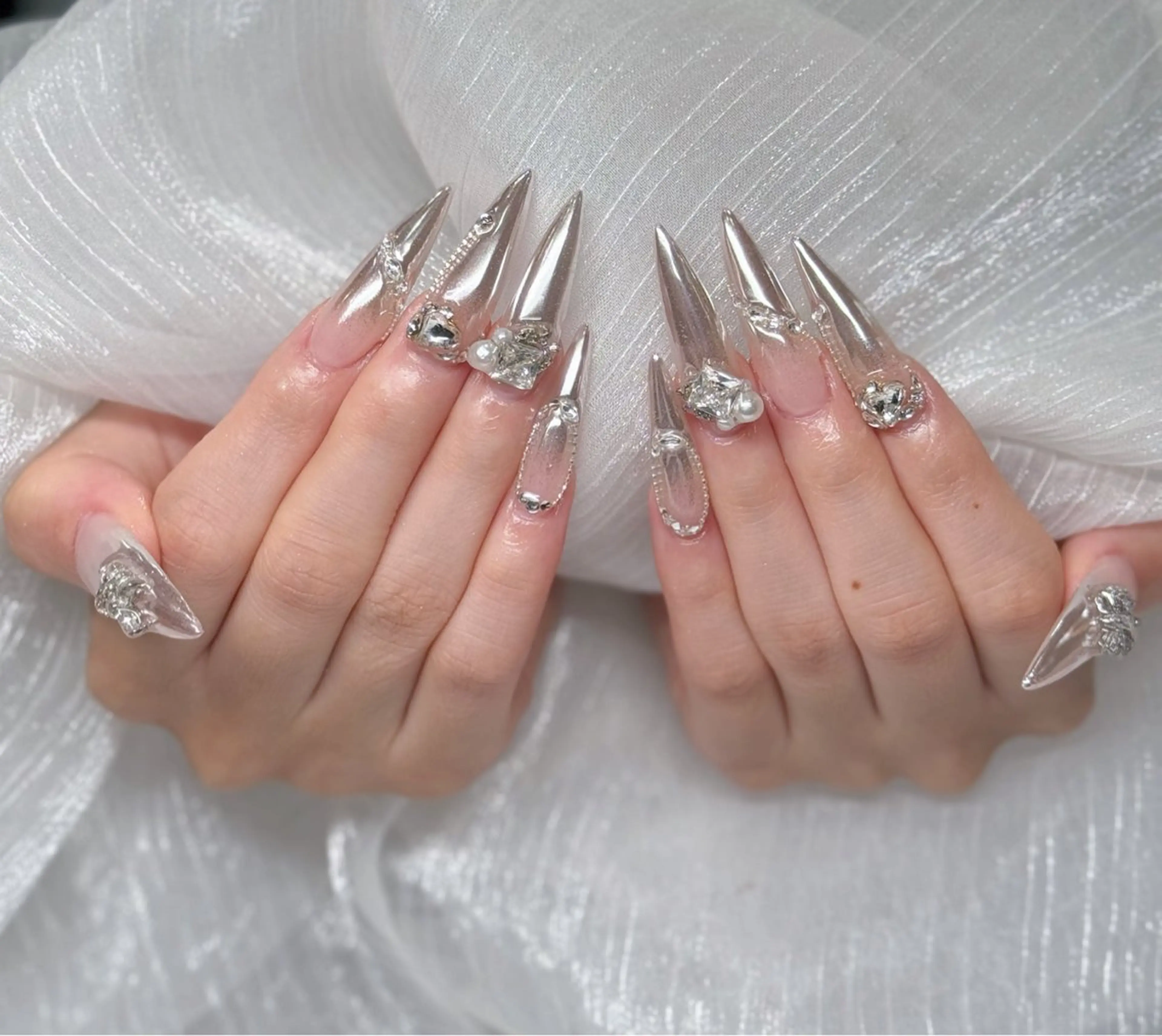 ネイル チークネイル フレンチネイル 韓国ネイル マグネットネイル ミラーネイル ハンドネイル MILO 168 池袋のネイルデザイン