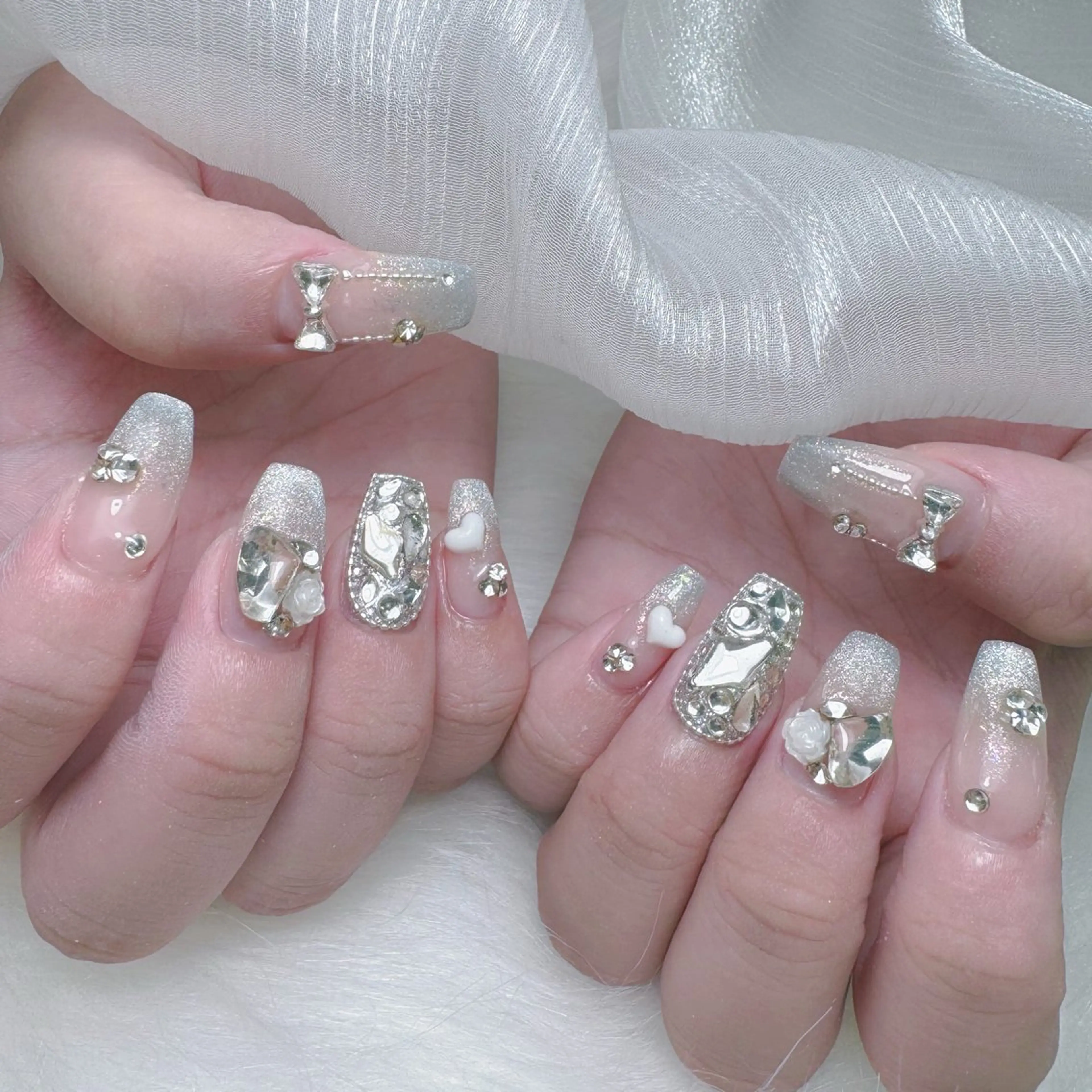 ネイル チークネイル クリアネイル ガーリー グラデーション キラキラネイル ハンドネイル NailPrincess所属・princess スカルプ専門店のネイルデザイン