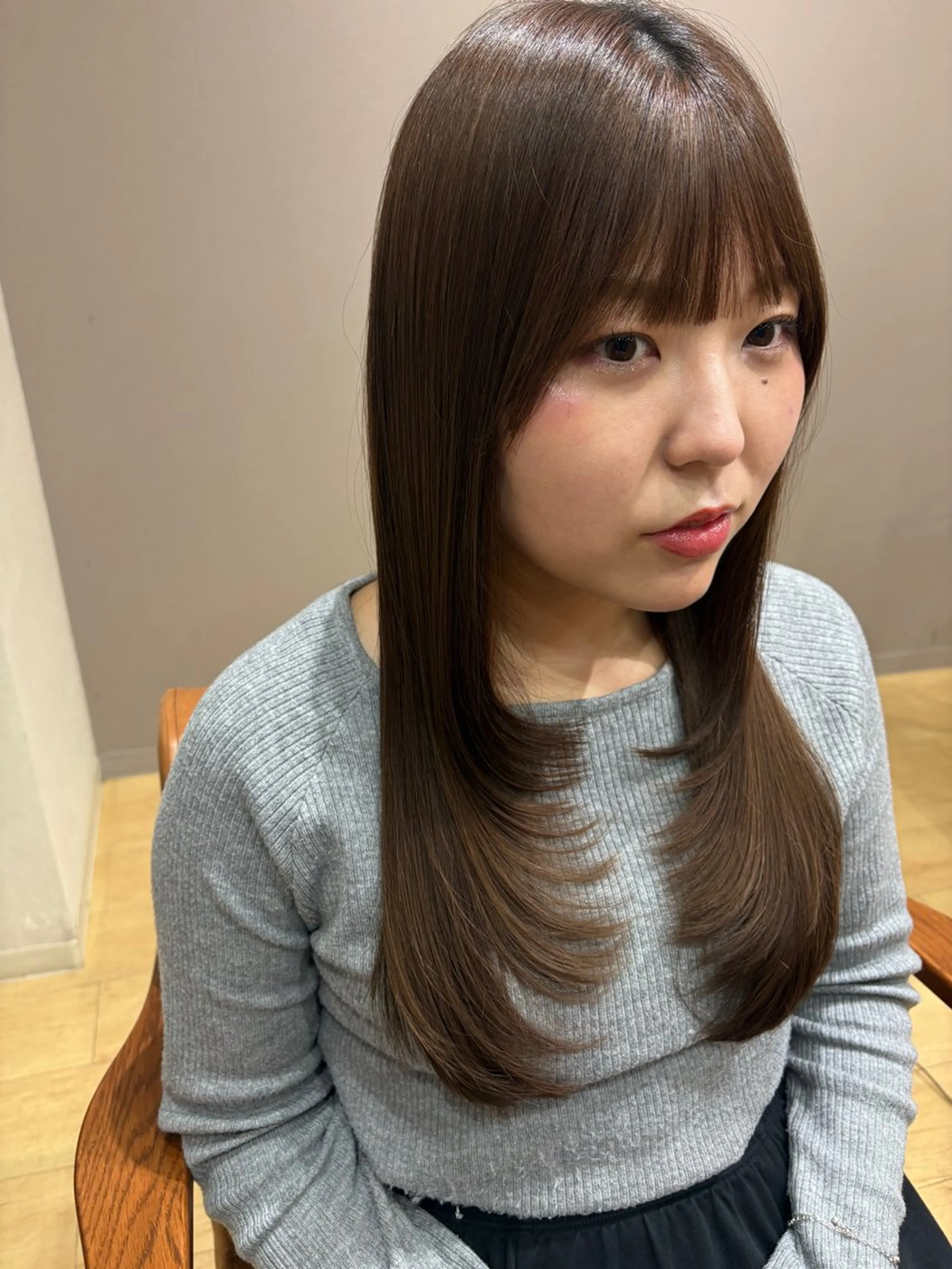 ロング レイヤーカット カット ヘアカラー トリートメント クボタ アヤナのヘアスタイル