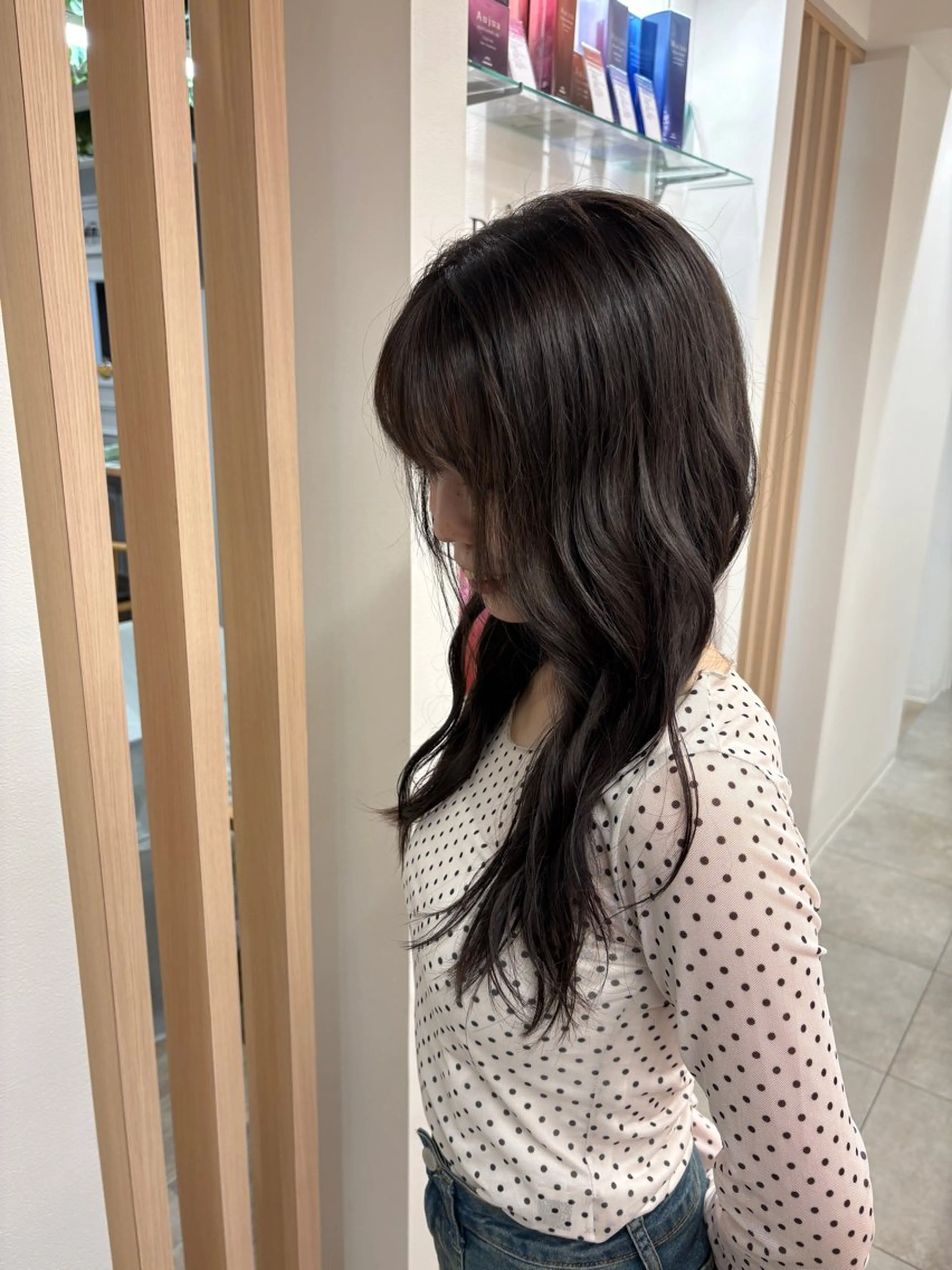 ロング AKIHO 暖色カラーのヘアスタイル