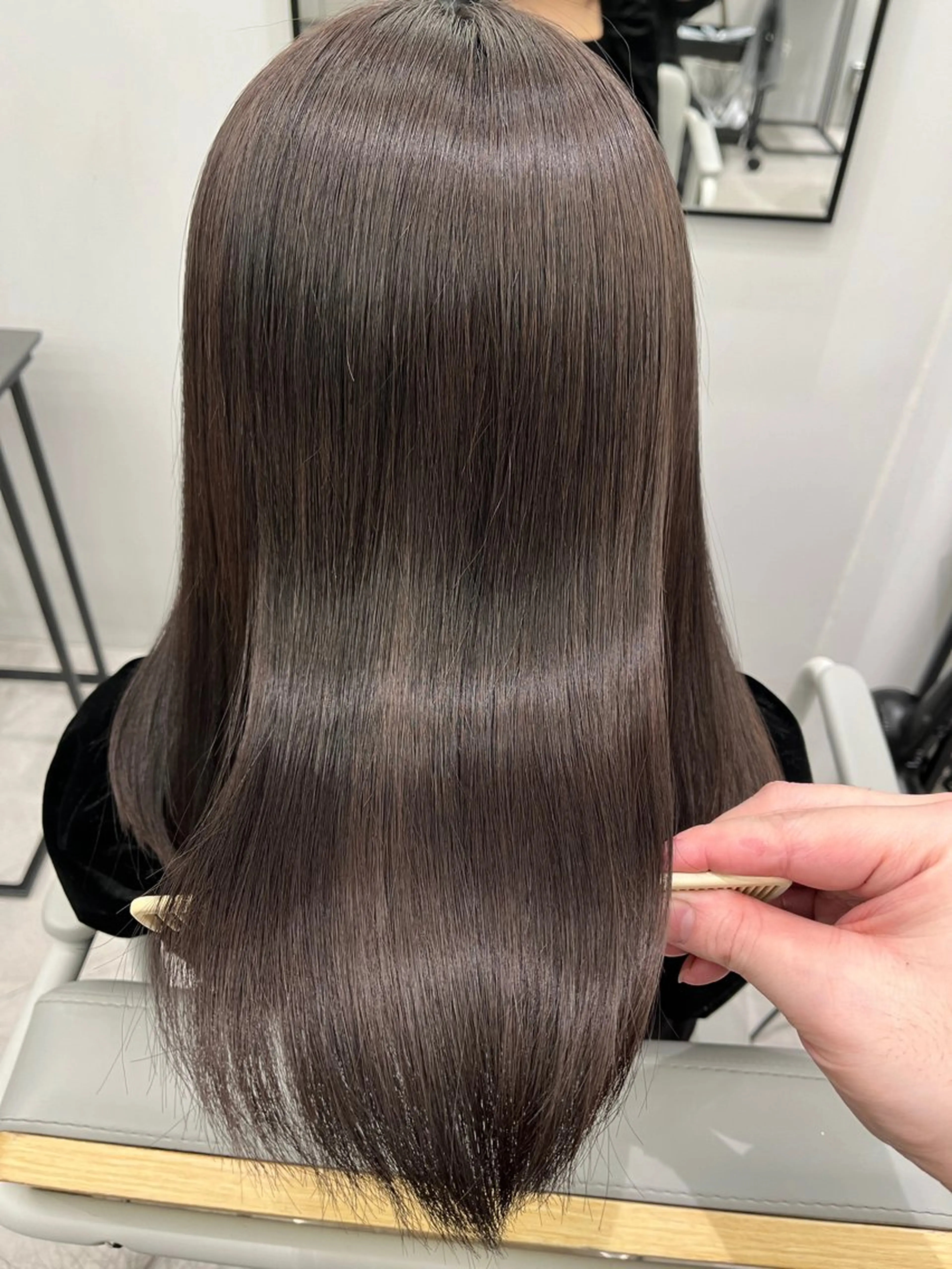 セミロング カラー 菅 樹希弥のヘアスタイル