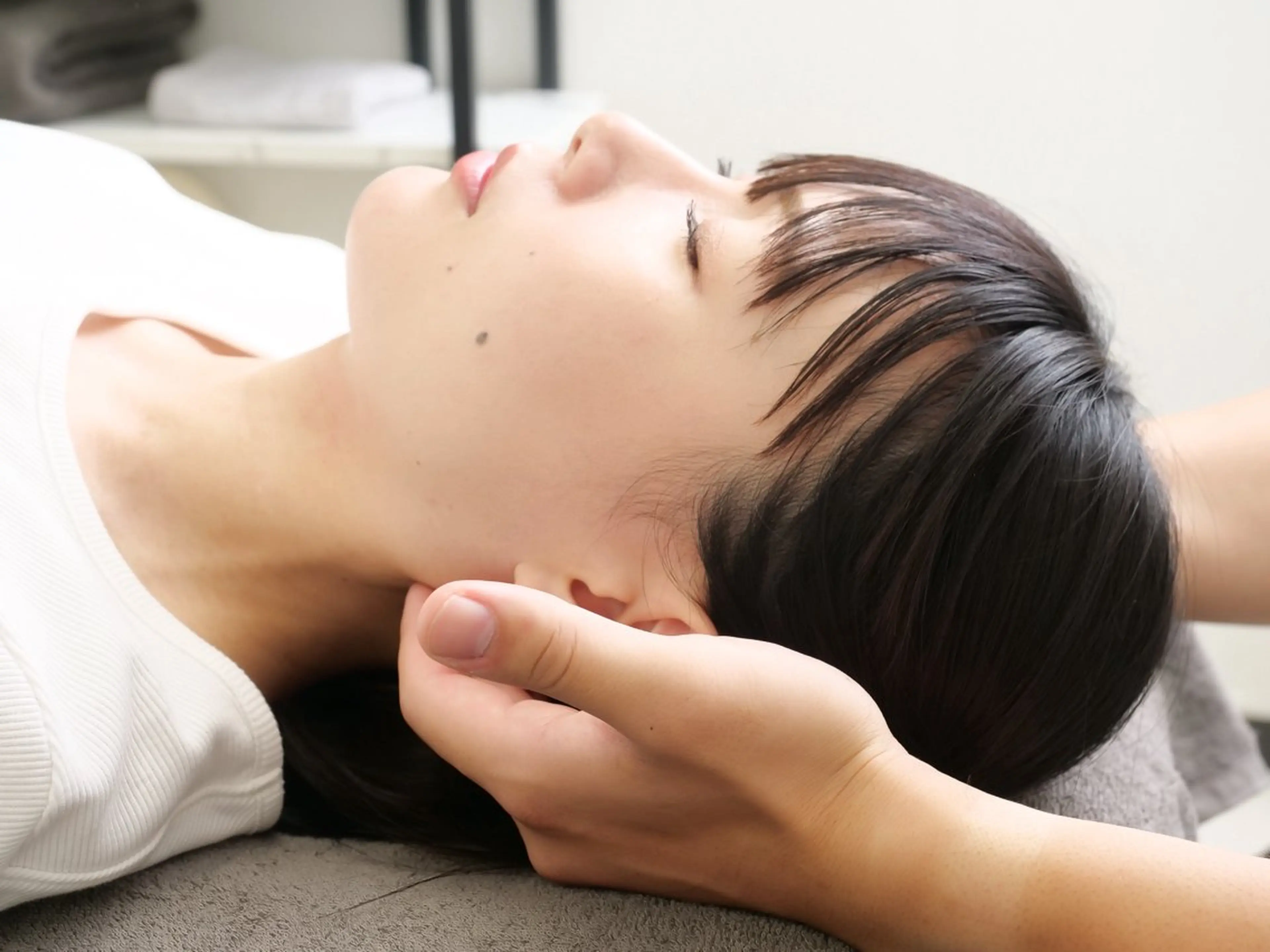 美容鍼×小顔矯正 ×美容整体　浜川泰仁のエステ・リラクイメージ