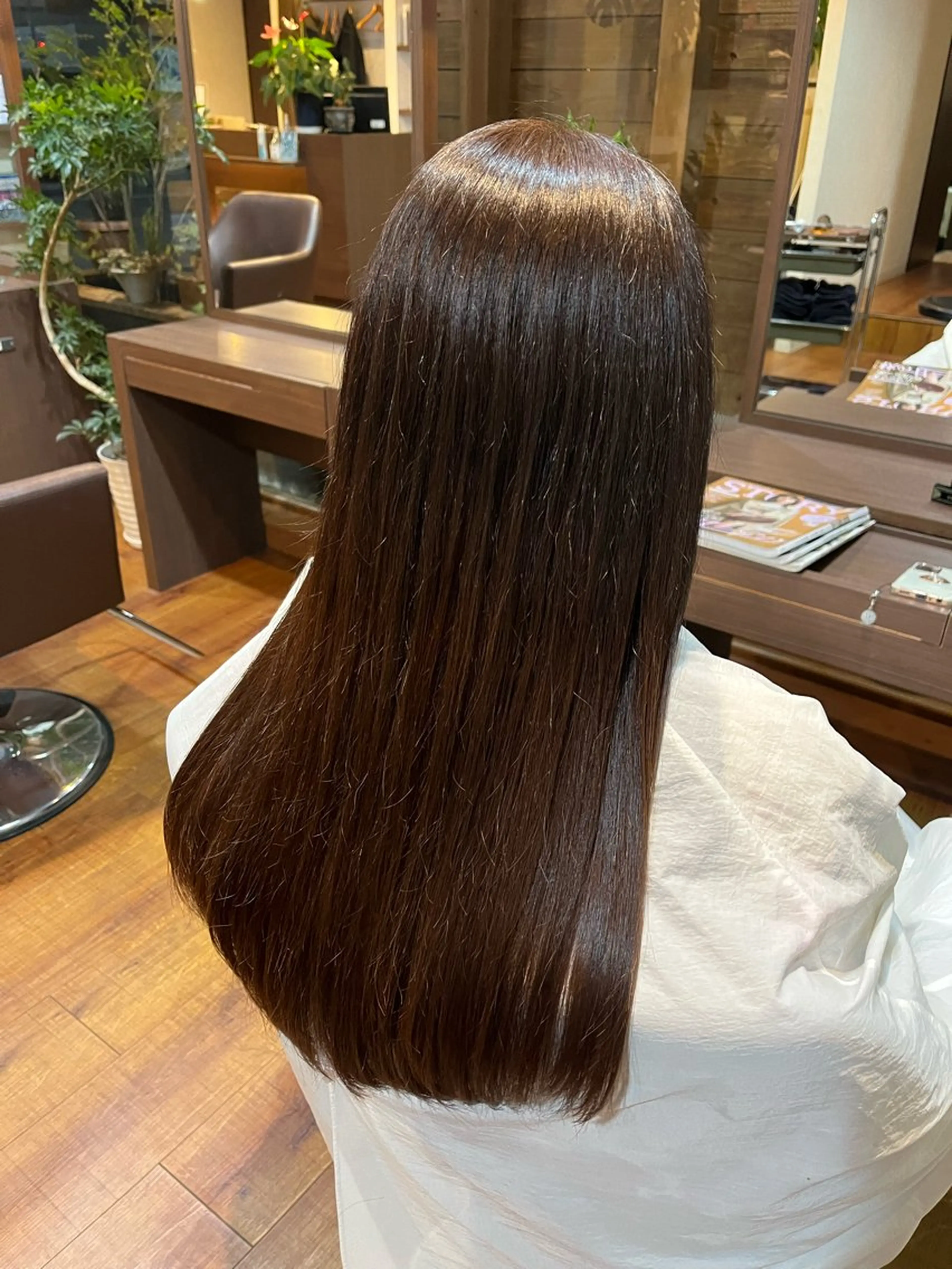 ロング タナカ ヒナのヘアスタイル