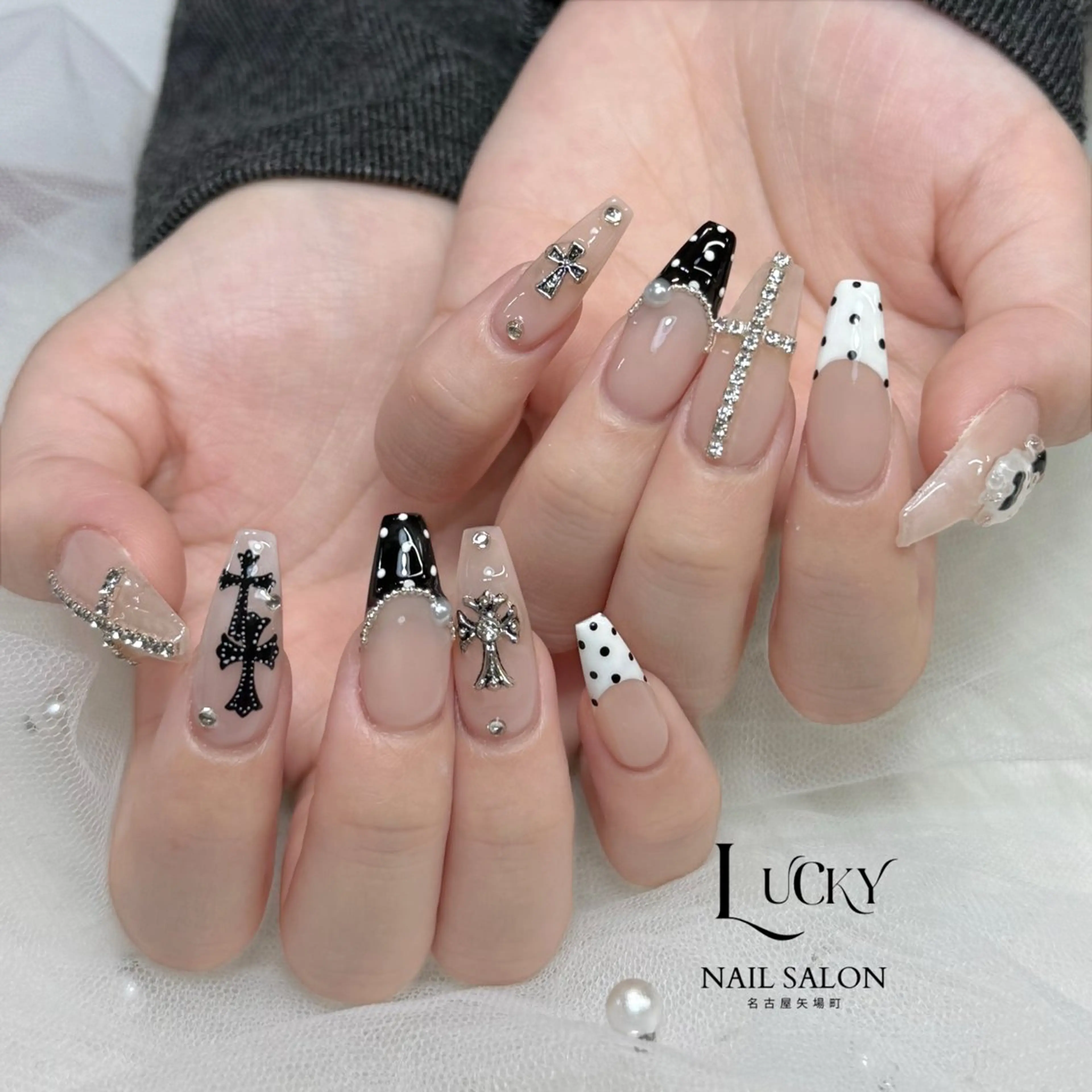 ネイル アートネイル ジェルネイル ロングネイル 持ち込み シンプルネイル ハンドネイル Lucky Nail Salonのネイルデザイン