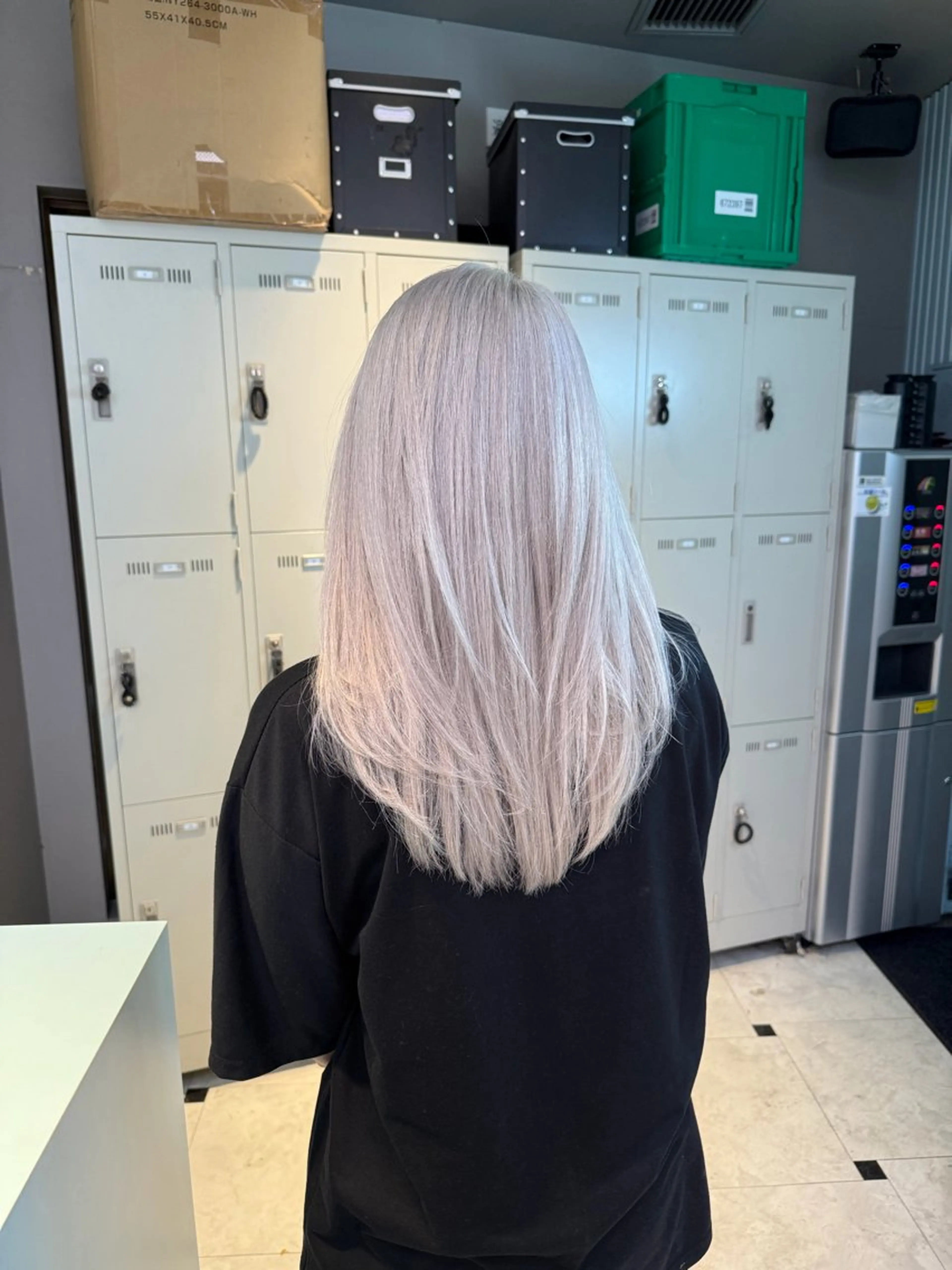 セミロング ヘアカラー 似合わせ艶カラー🪽 ひかる🪽のヘアスタイル