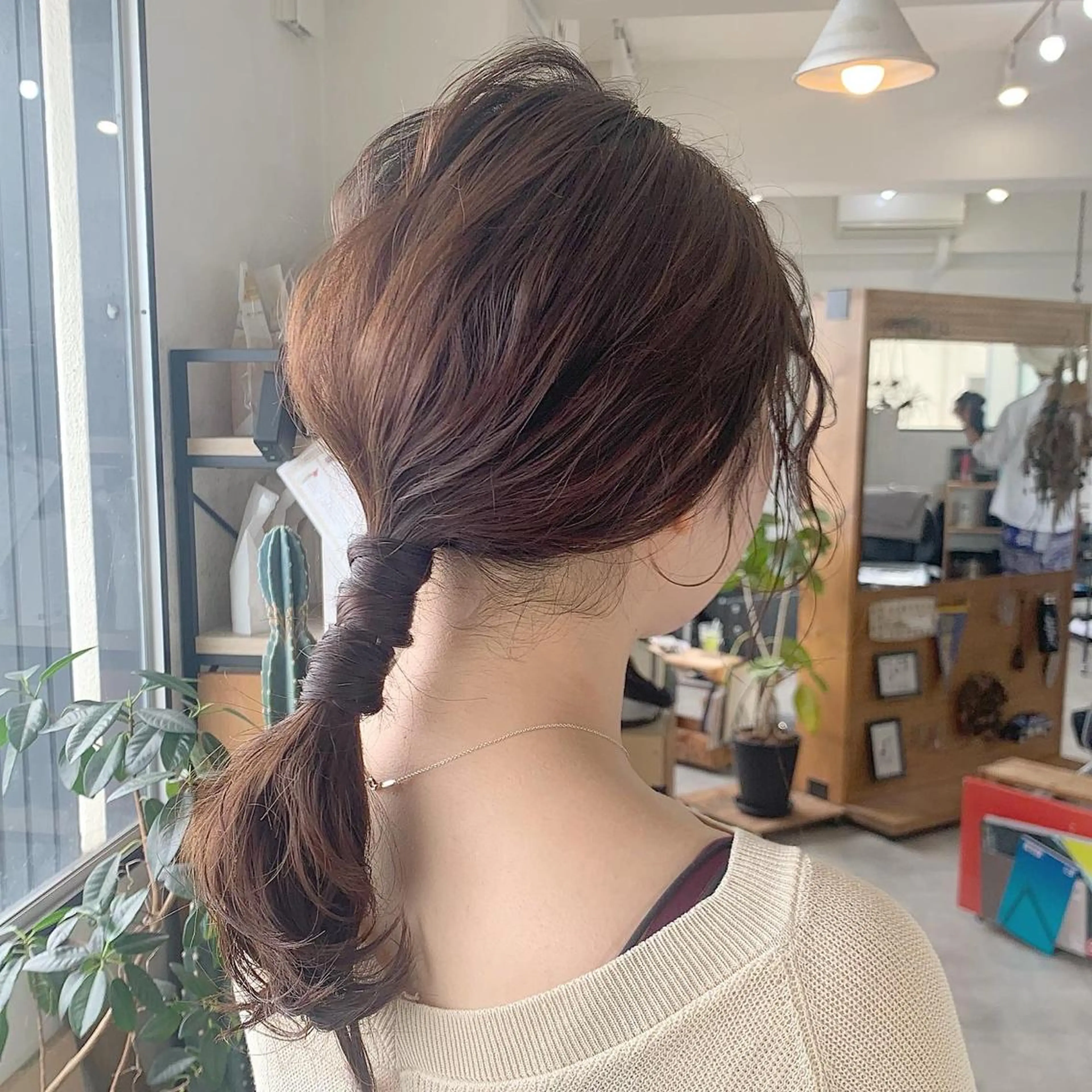 ミディアム ヘアアレンジ ミディアムパーマ 甲斐 もあのヘアスタイル