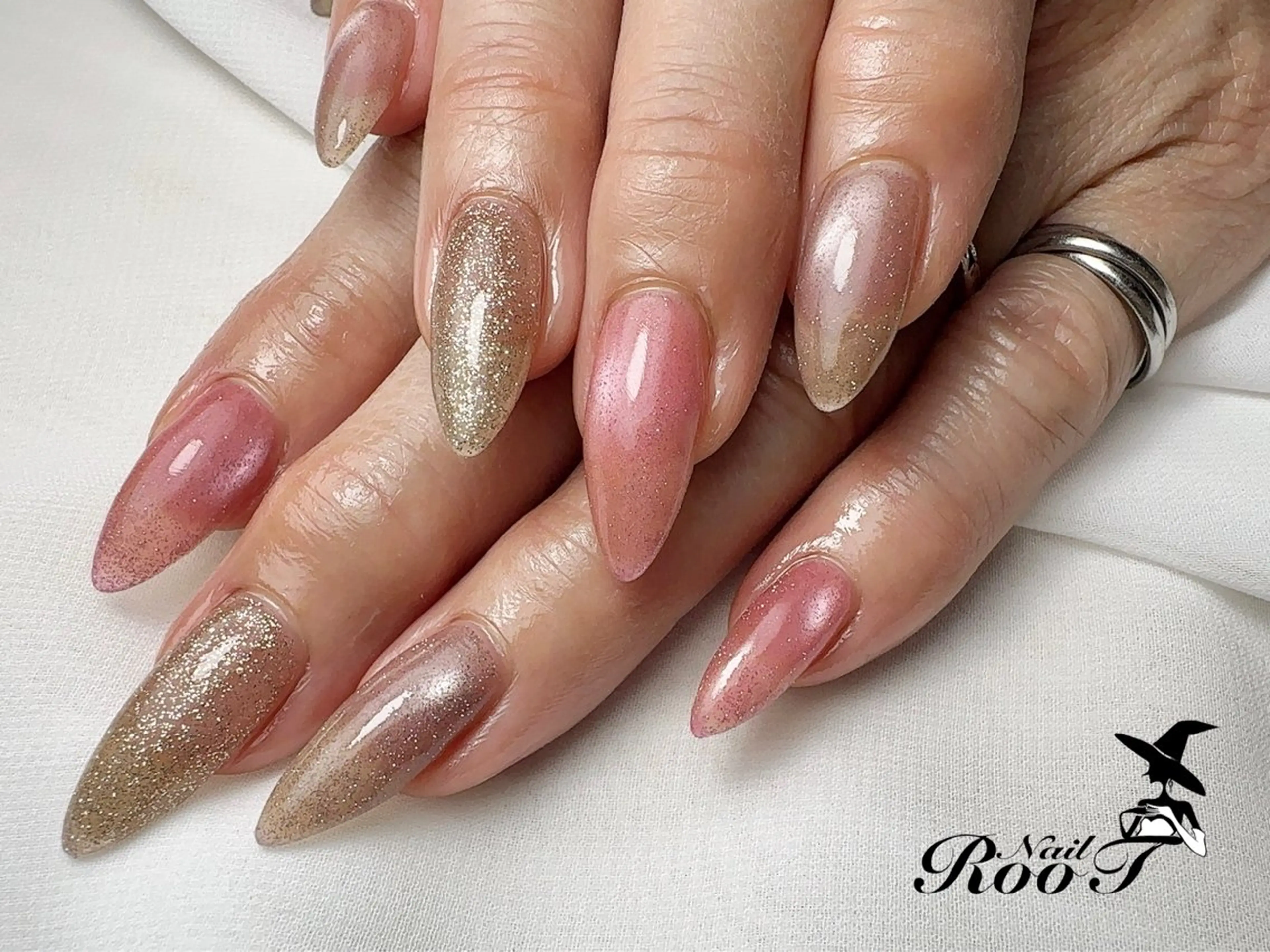 ネイル フラッシュネイル フラッシュマグ マグネットネイル ハンドネイル RooT Nailのネイルデザイン