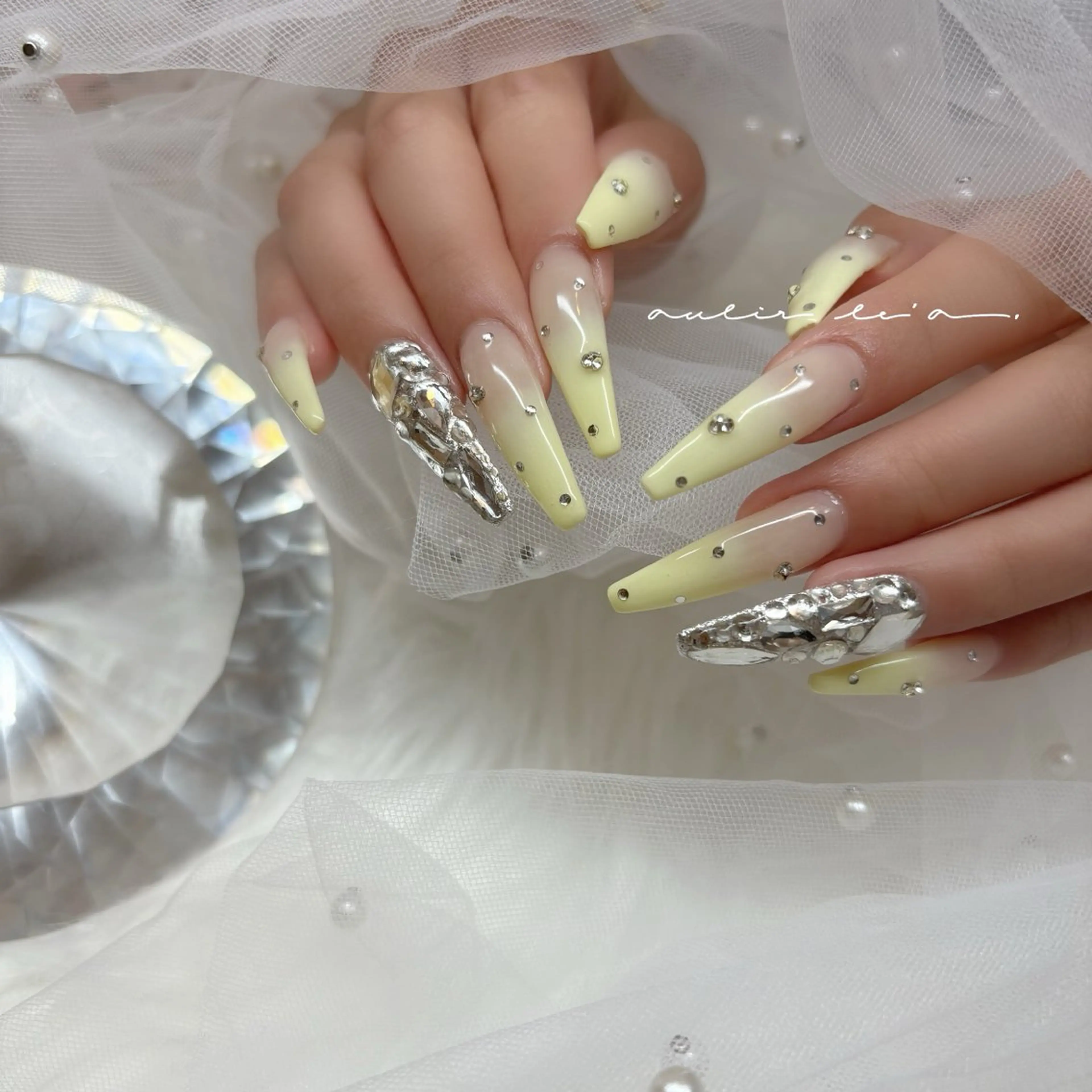 ネイル ハンドネイル aulir le'a(アウリーレア)所属・aulir le'a 【アウリーレア】のネイルデザイン