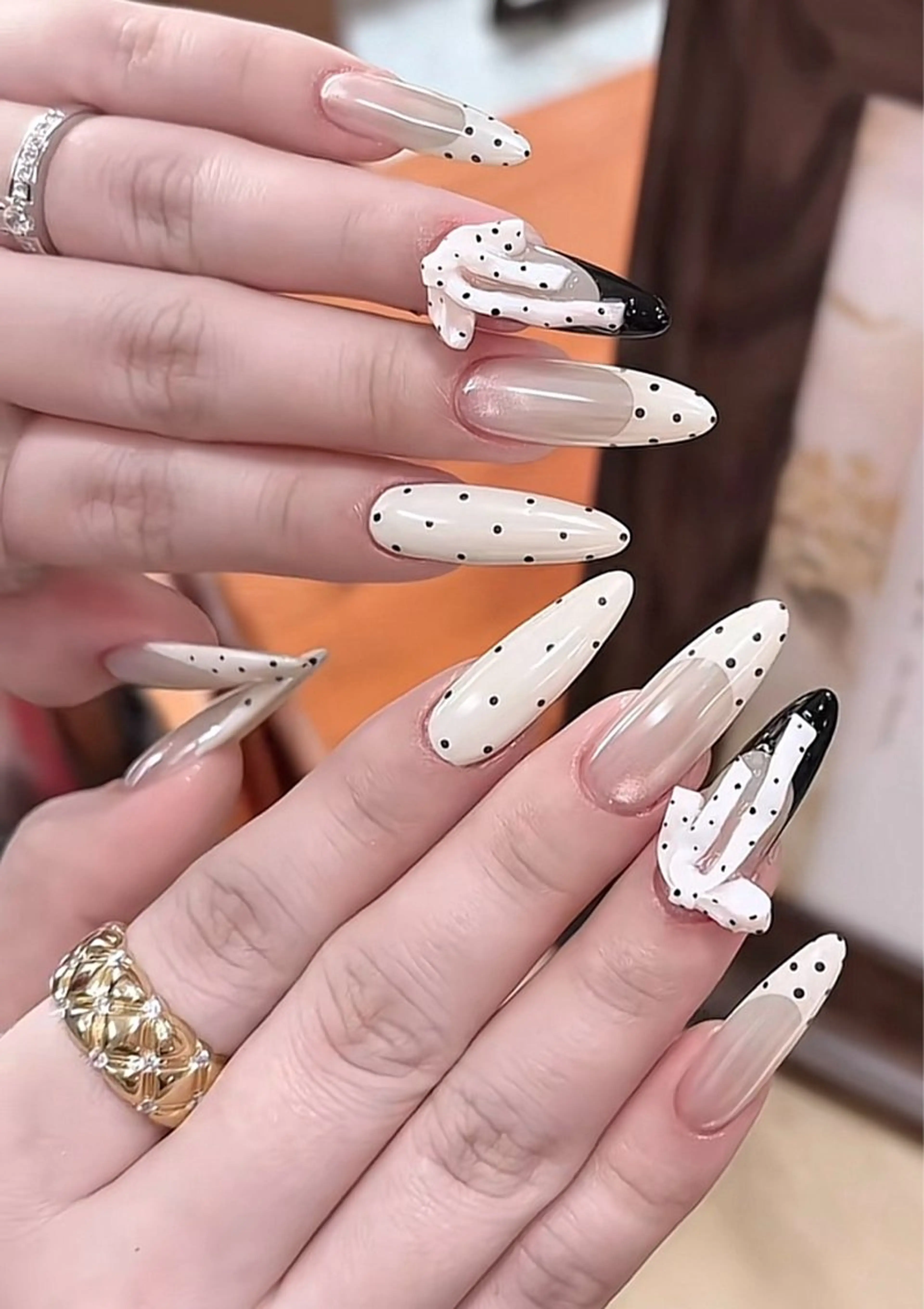 ネイル オーロラネイル フレンチネイル ジェルネイル ハロウィン キラキラネイル ハンドネイル H.baby Nail Salonのネイルデザイン