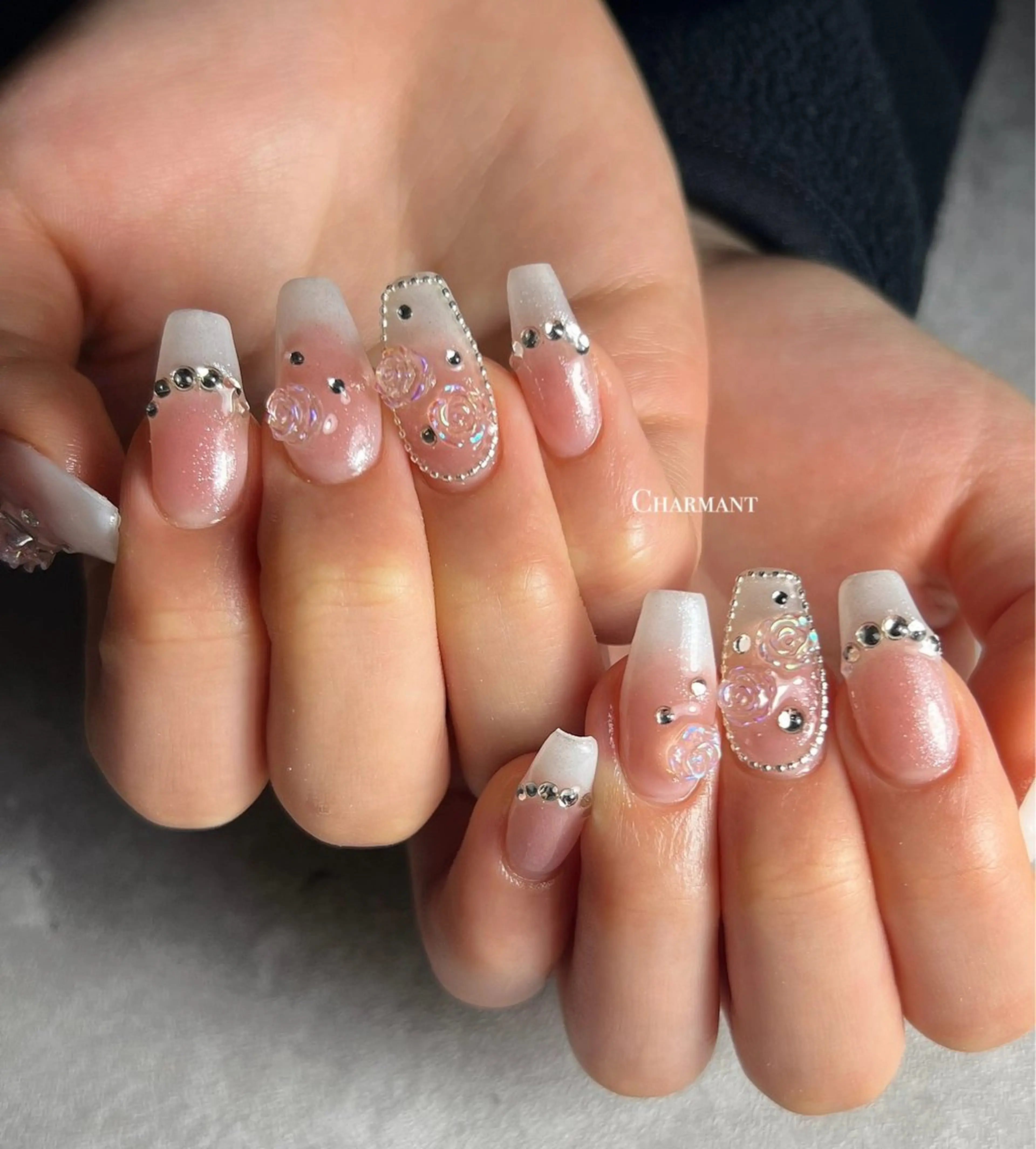ハンドネイル Minako 【Charmant】のネイルデザイン