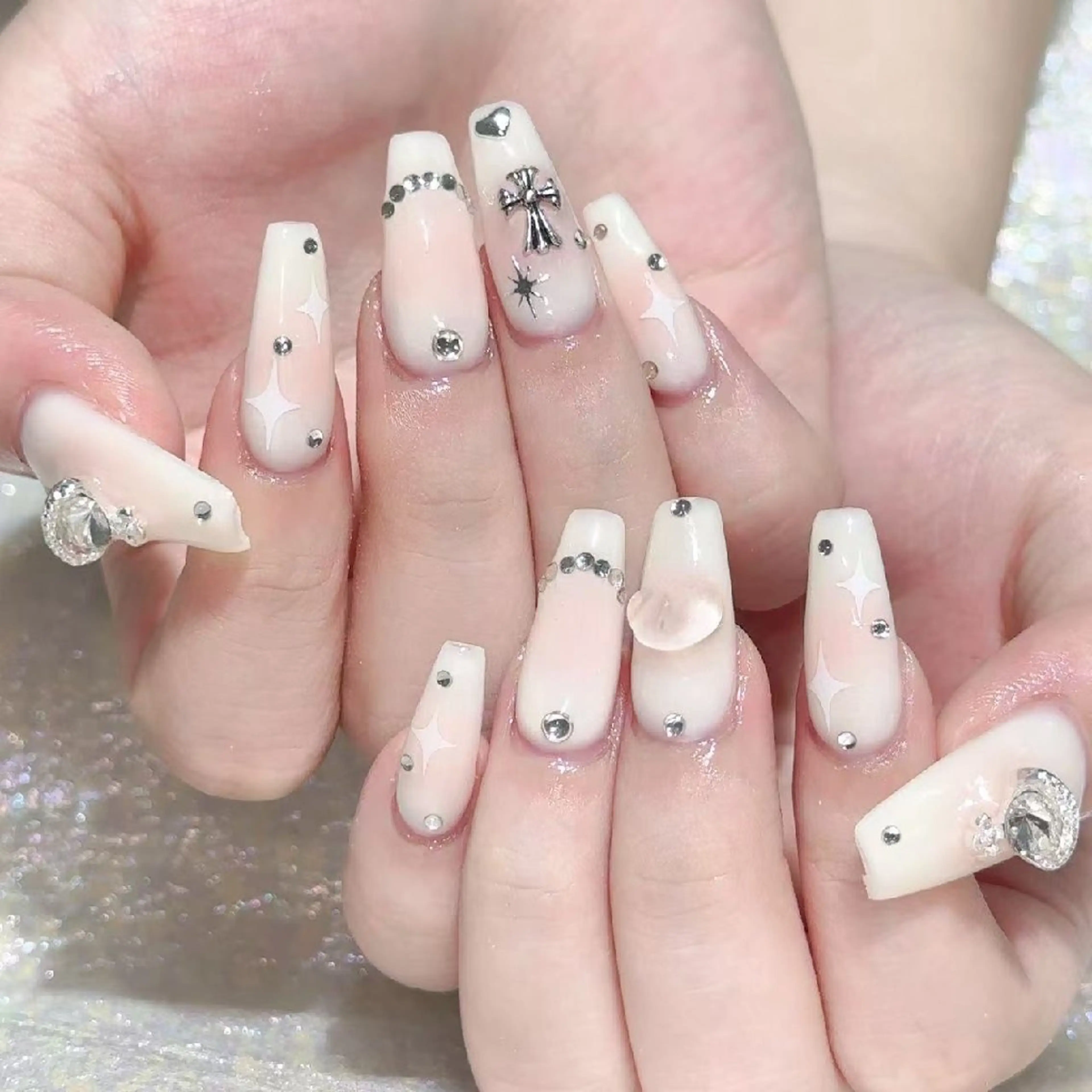 ネイル ハンドネイル Queens みなみのネイルデザイン