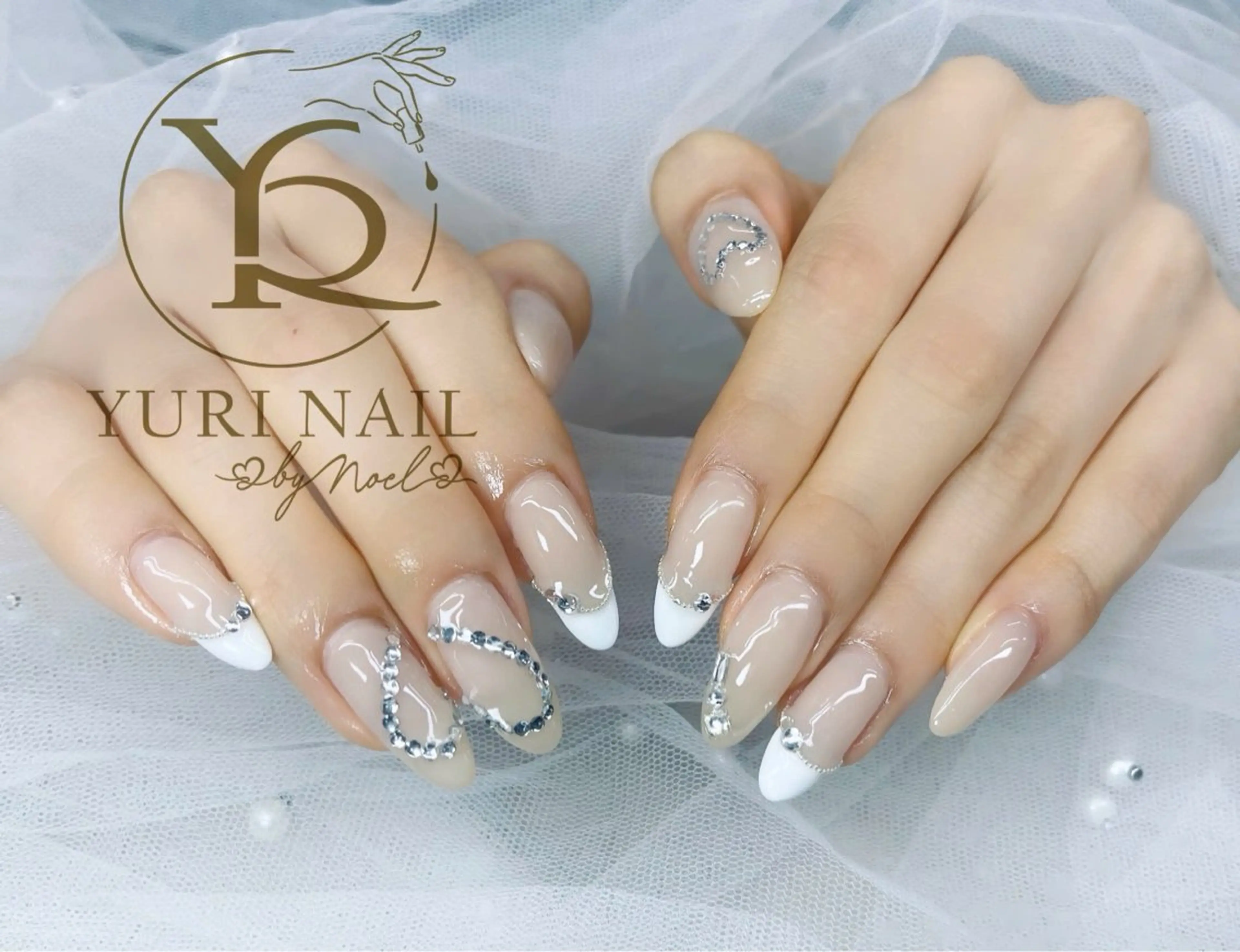 ネイル オーロラネイル ブルー チークネイル フットネイル フレンチネイル ハンドネイル フットネイル ハンドケア YURI Nail NARITAのネイルデザイン