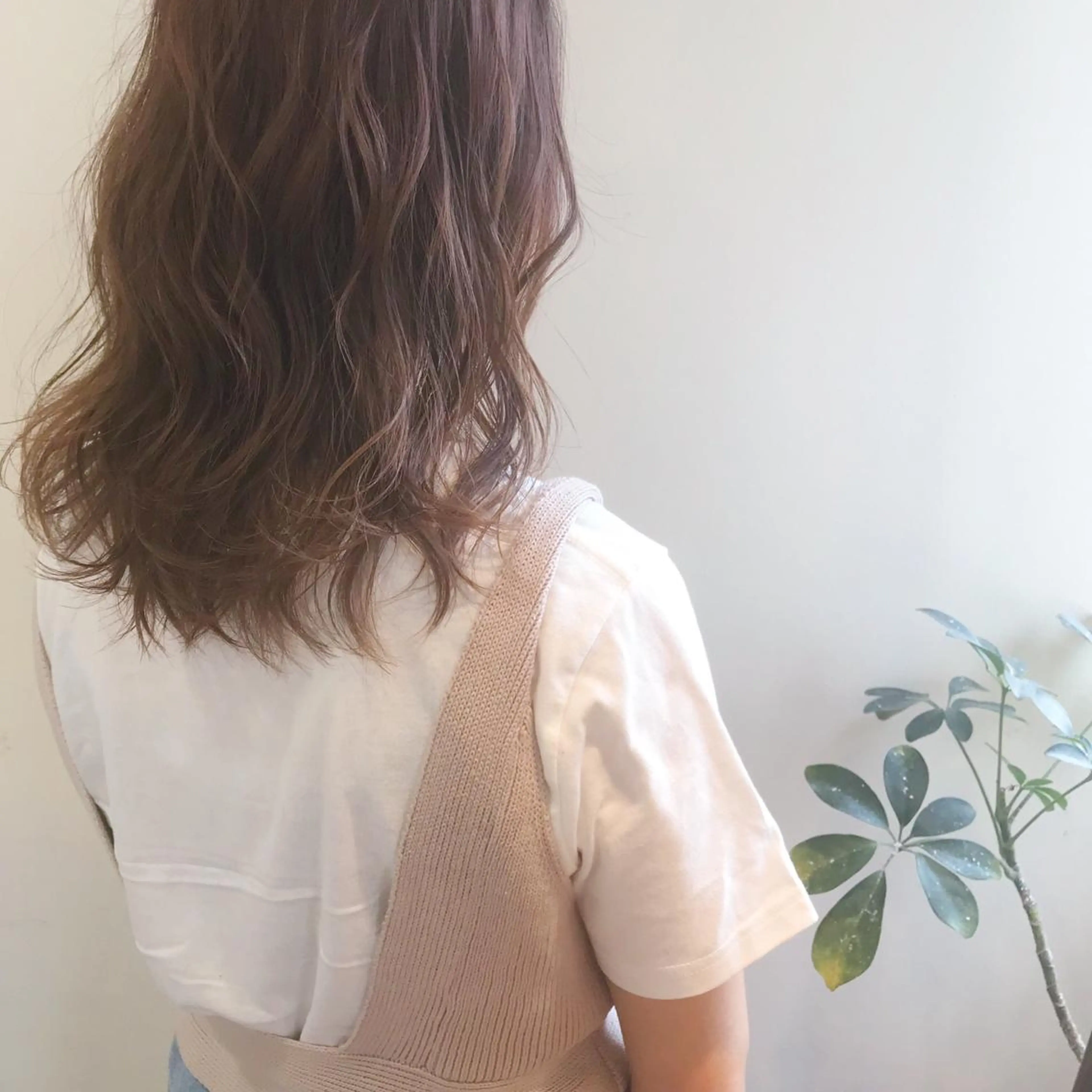 ミディアム カラー ヘアアレンジ ベージュカラー ヘアカラー トリートメント ツヤ髪になりたい方へ 🩷柴田知亜希のヘアスタイル