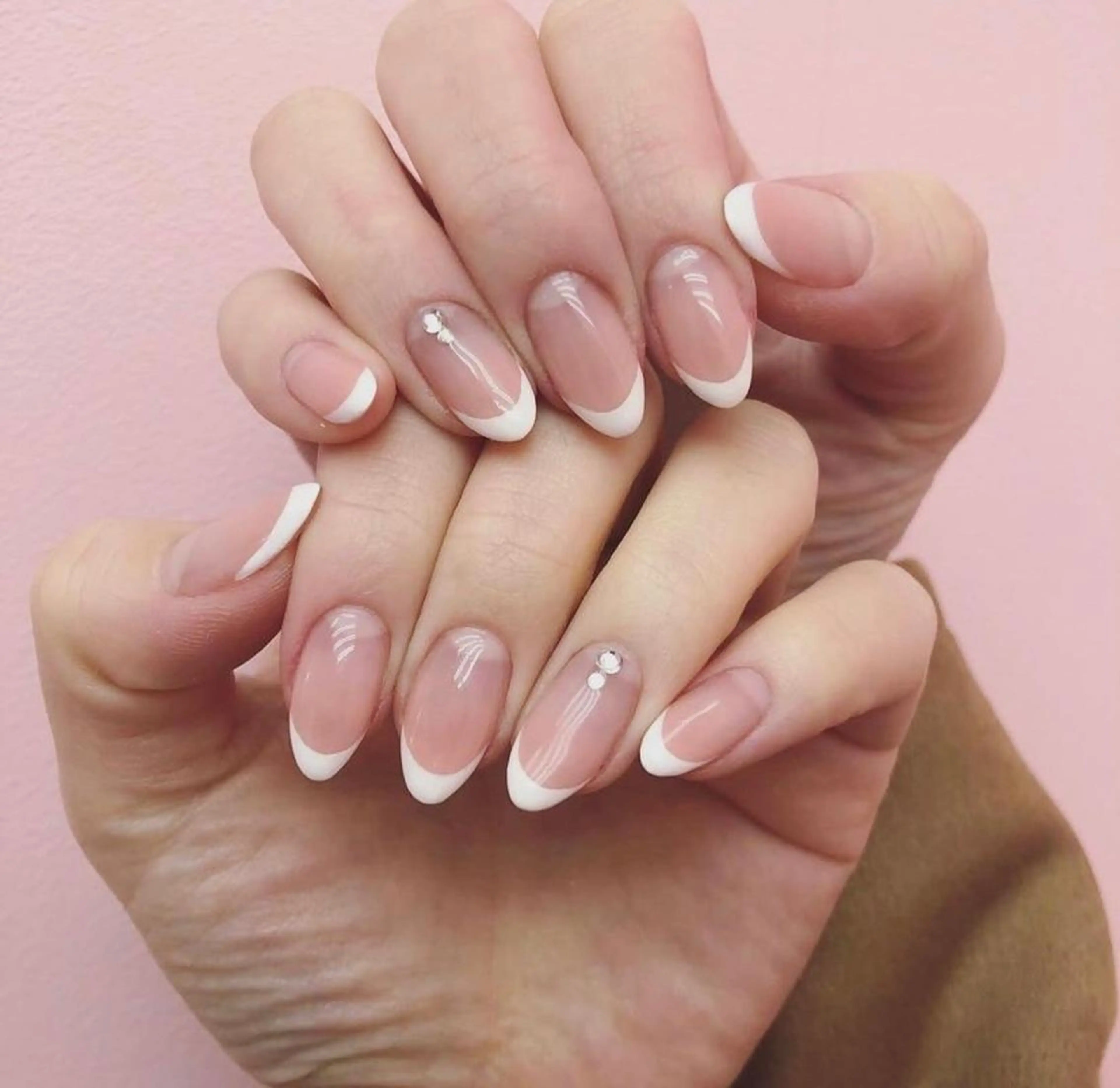 ネイル フレンチネイル ストーンネイル Nailist🌟 Wakanaのネイルデザイン