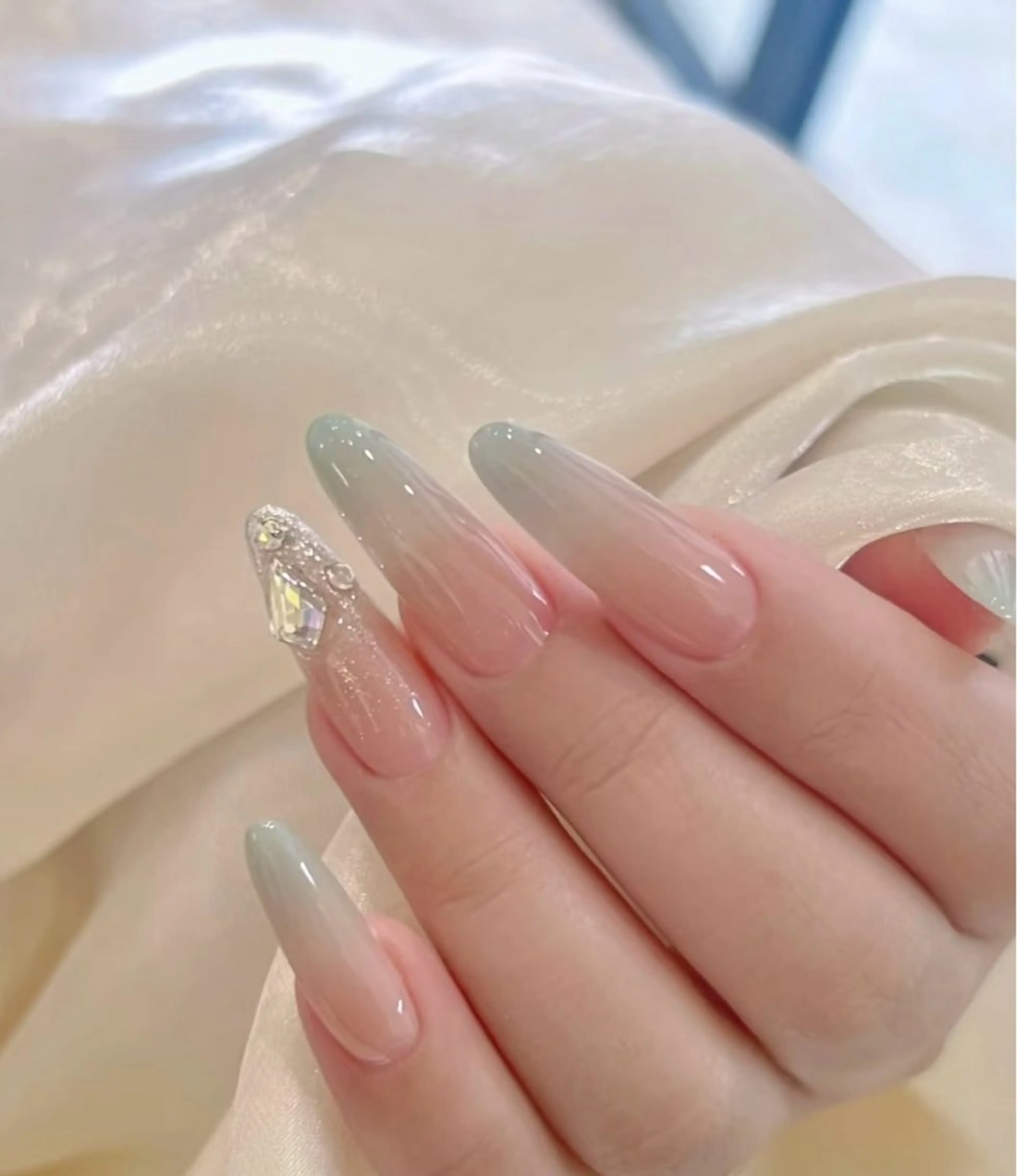 ネイル 高木 維麗絲のネイルデザイン