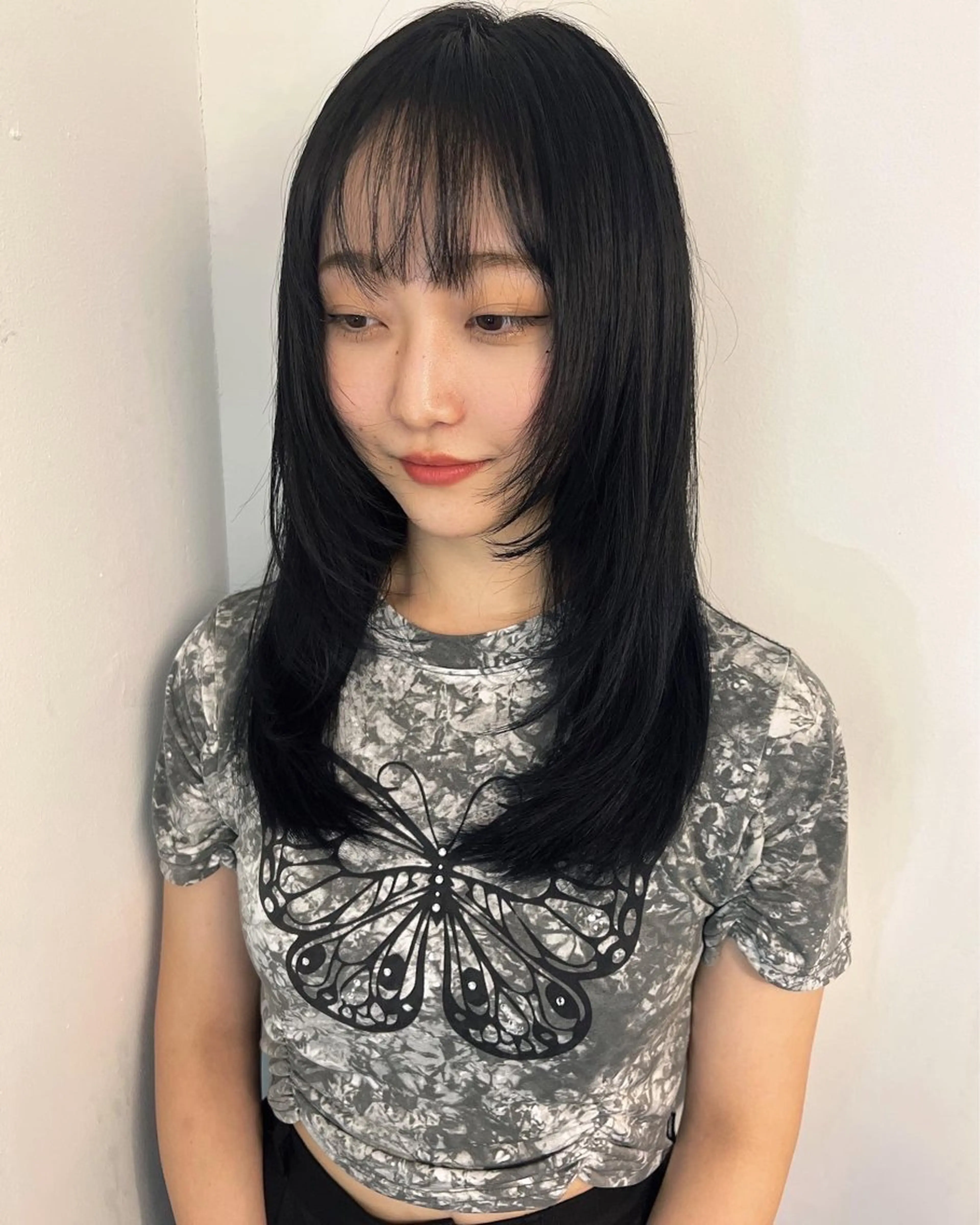 セミロング レイヤーカット Airi 韓国y2k ボブパーマのヘアスタイル