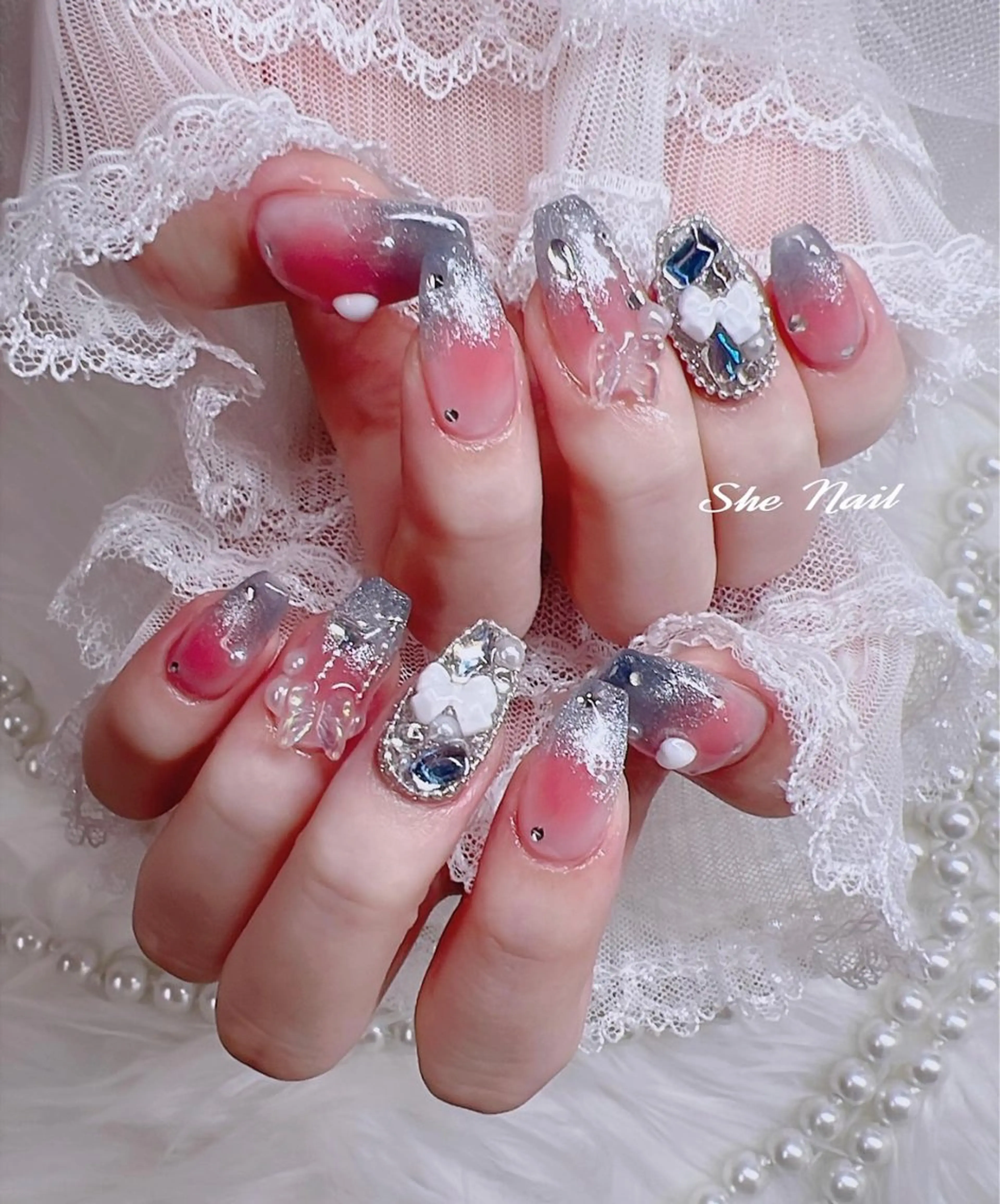ネイル チークネイル 長さ出し フレンチネイル ガラスフレンチ キラキラネイル She   Nail所属・ISA_ BELLAのネイルデザイン