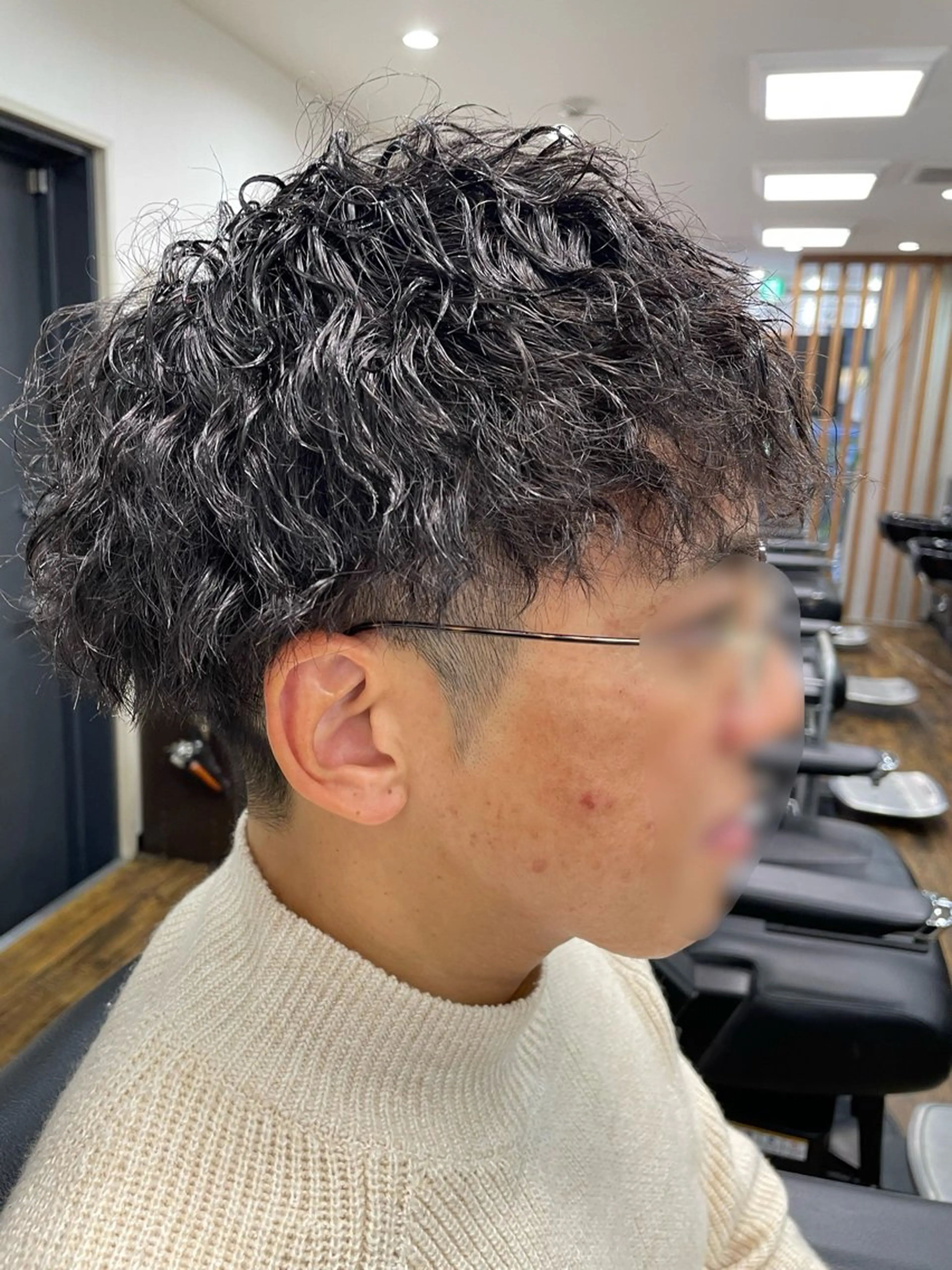 メンズカット＋ツイストスパイラルパーマ(シェービング・シャンプー後のトリートメント込み)の写真