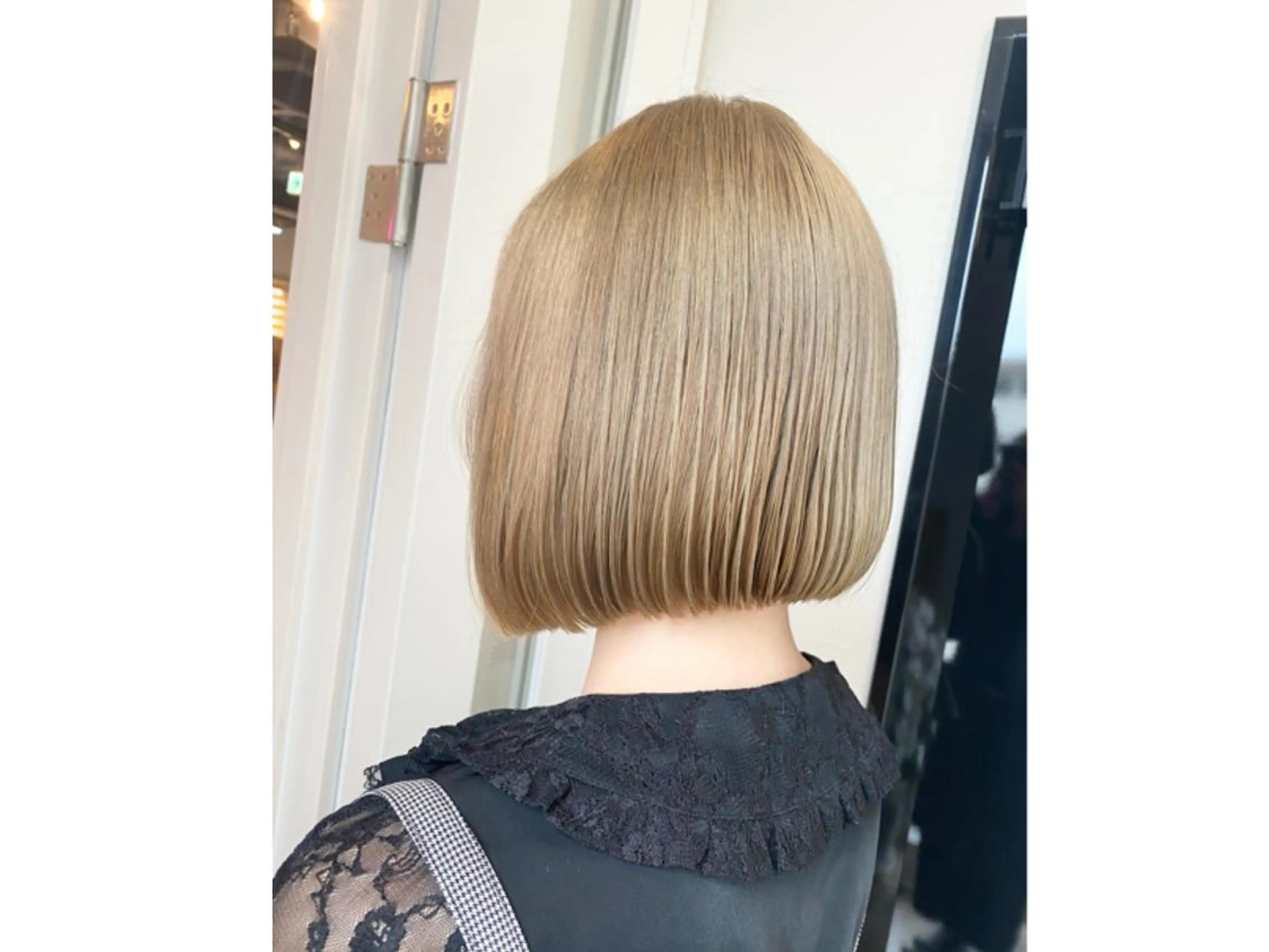 ミディアム カット ヘアカラー トリートメント ＳＨＩ ＺＵのヘアスタイル