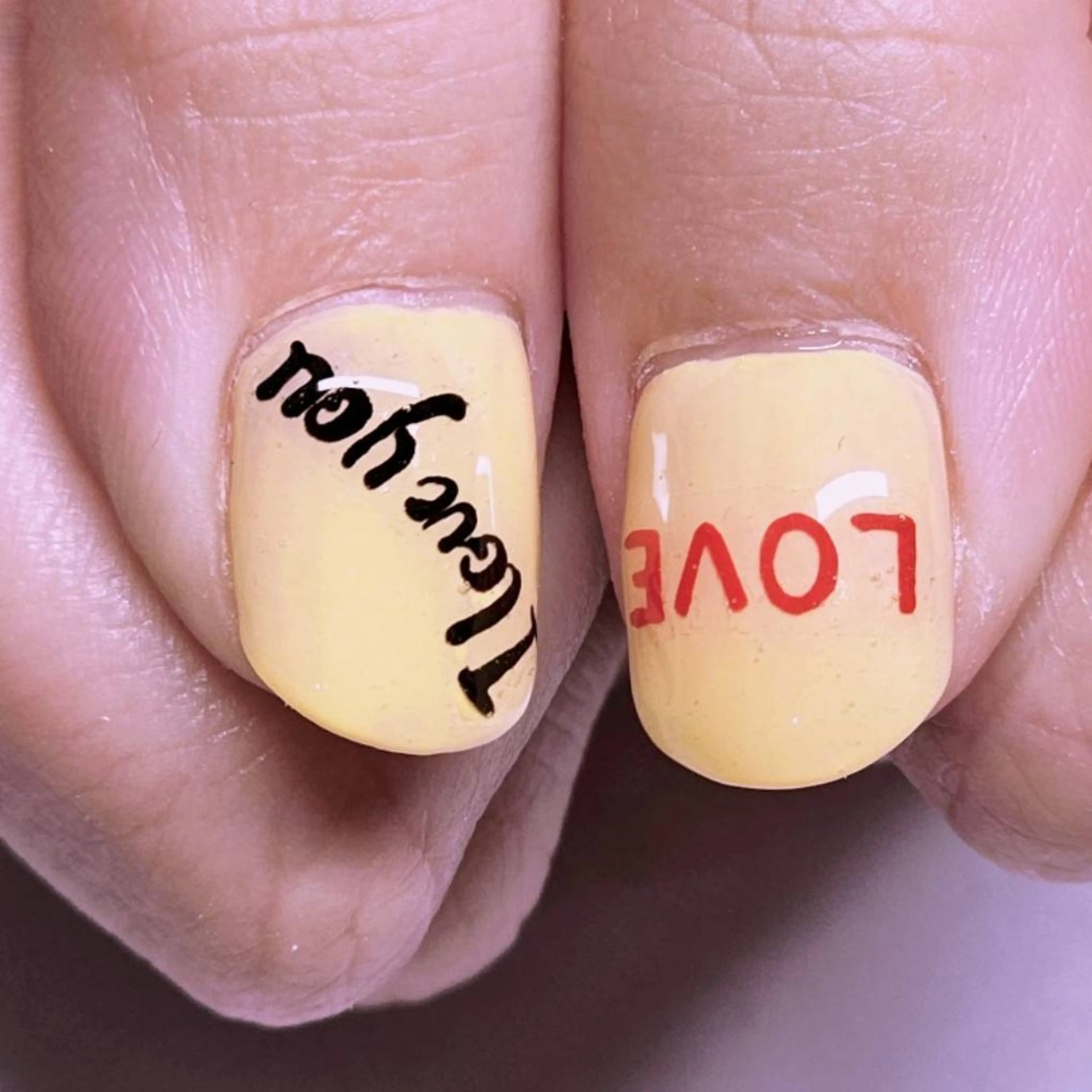 ネイル アートネイル パステルネイル ホワイト 黄色 ハンドネイル よしだ ひろきのネイルデザイン